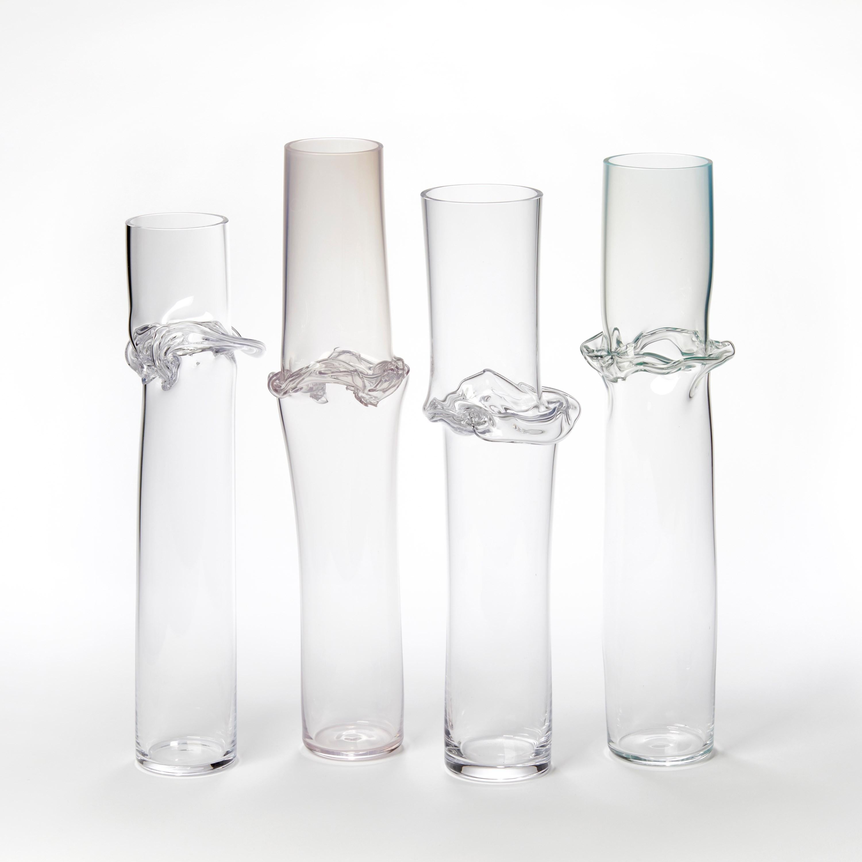 Torsion in Clear 22/02, abstraktes skulpturales mundgeblasenes Glasgefäß aus Klarglas von Emma Baker (Handgefertigt) im Angebot