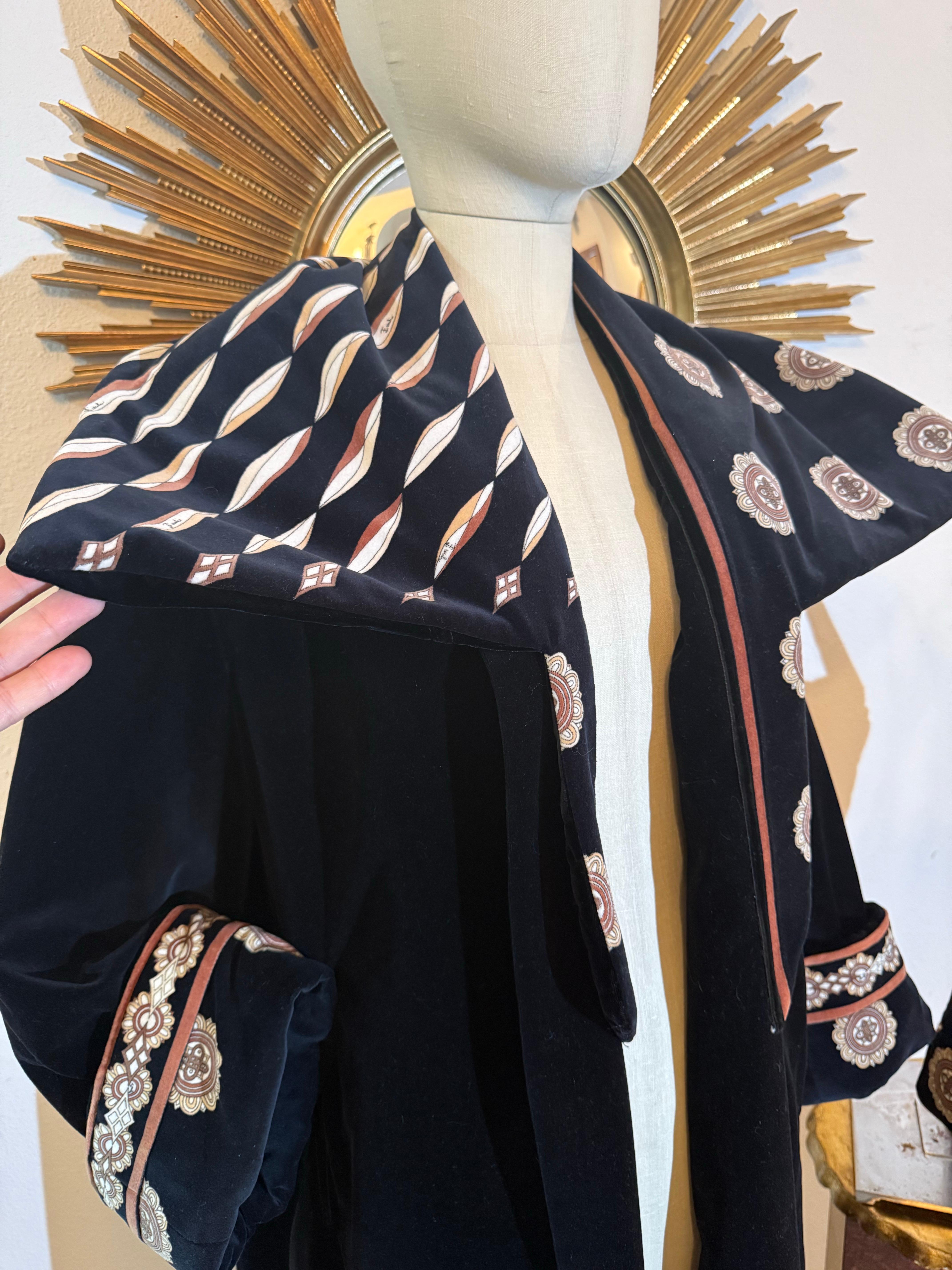 Torso Creations 1950s Black Velvet Swingcoat w Emilio Pucci Print Velvet Collar For Sale 8