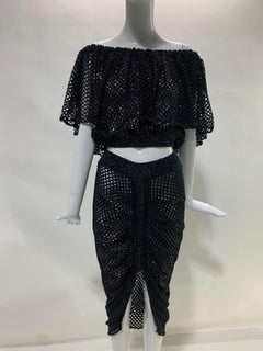 Torso Creations 2-teiliges Set aus schwarzer schulterfreier Bluse mit Fischnetzmuster und gerafftem Rock
