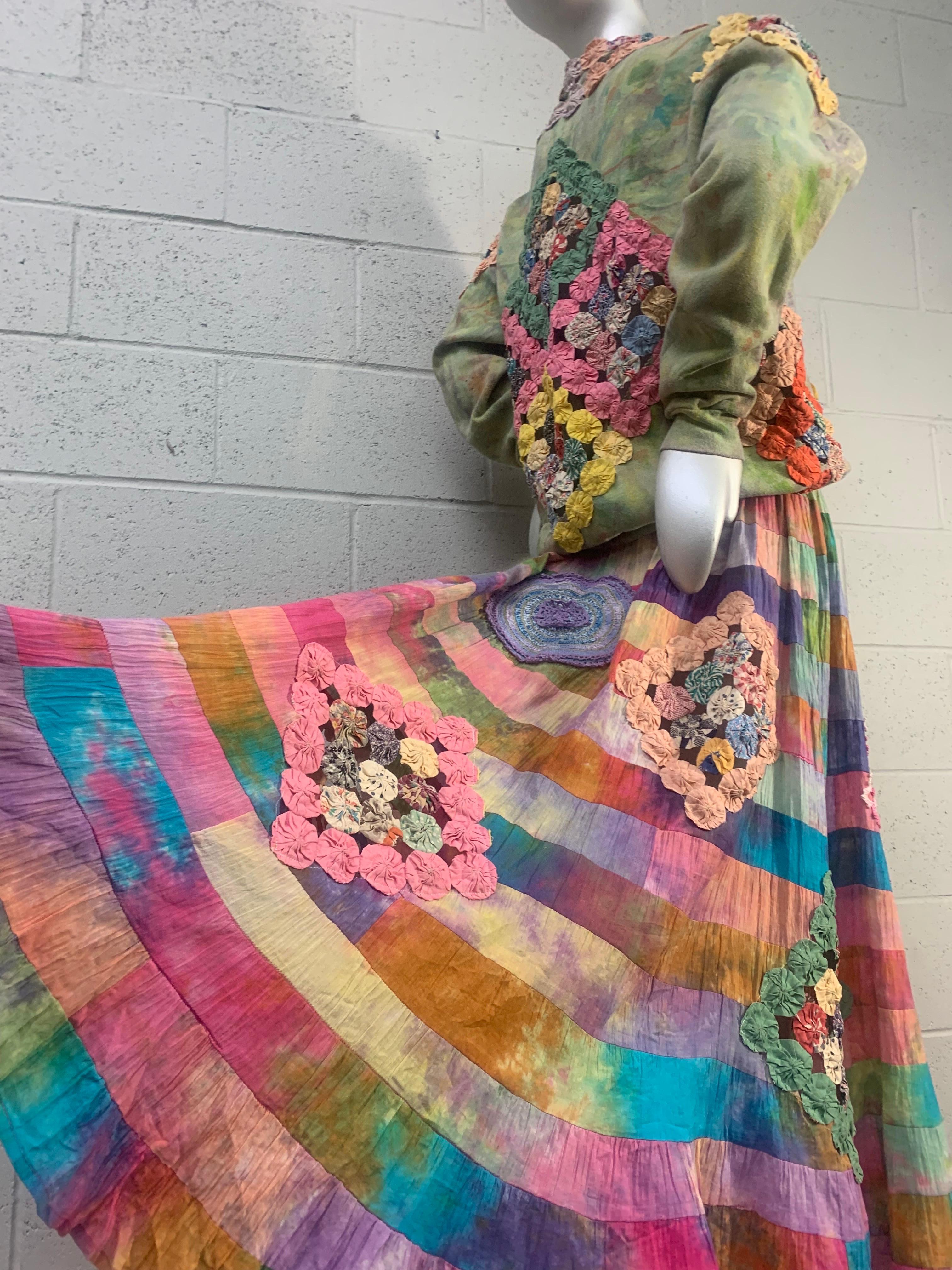 Ensemble 2 pièces jupe et pull matelassées en crochet motif patchwork tie-dye de Torso Creations Excellent état - En vente à Gresham, OR