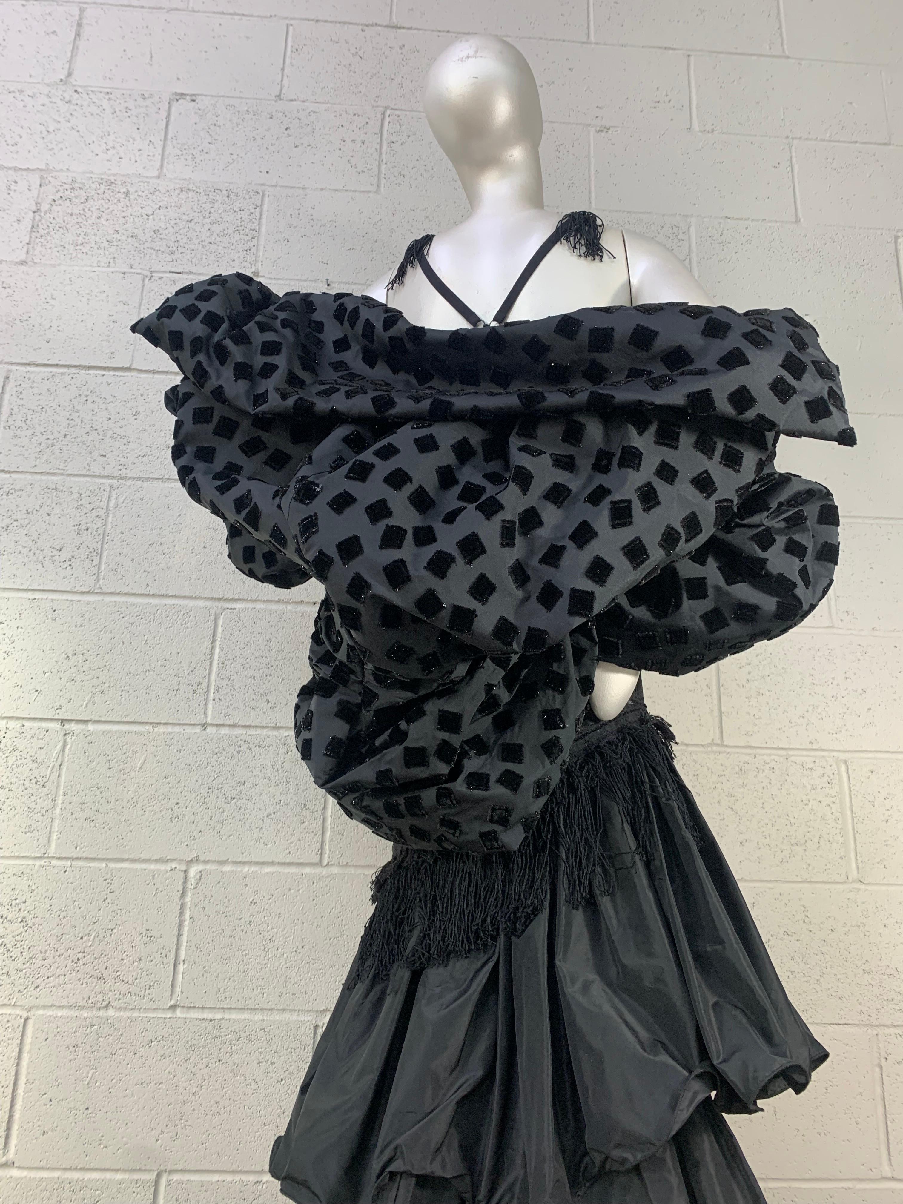Noir Torso Creations - Robe et haut flamenco à volants en taffetas de soie et résille noire, 2 pièces en vente