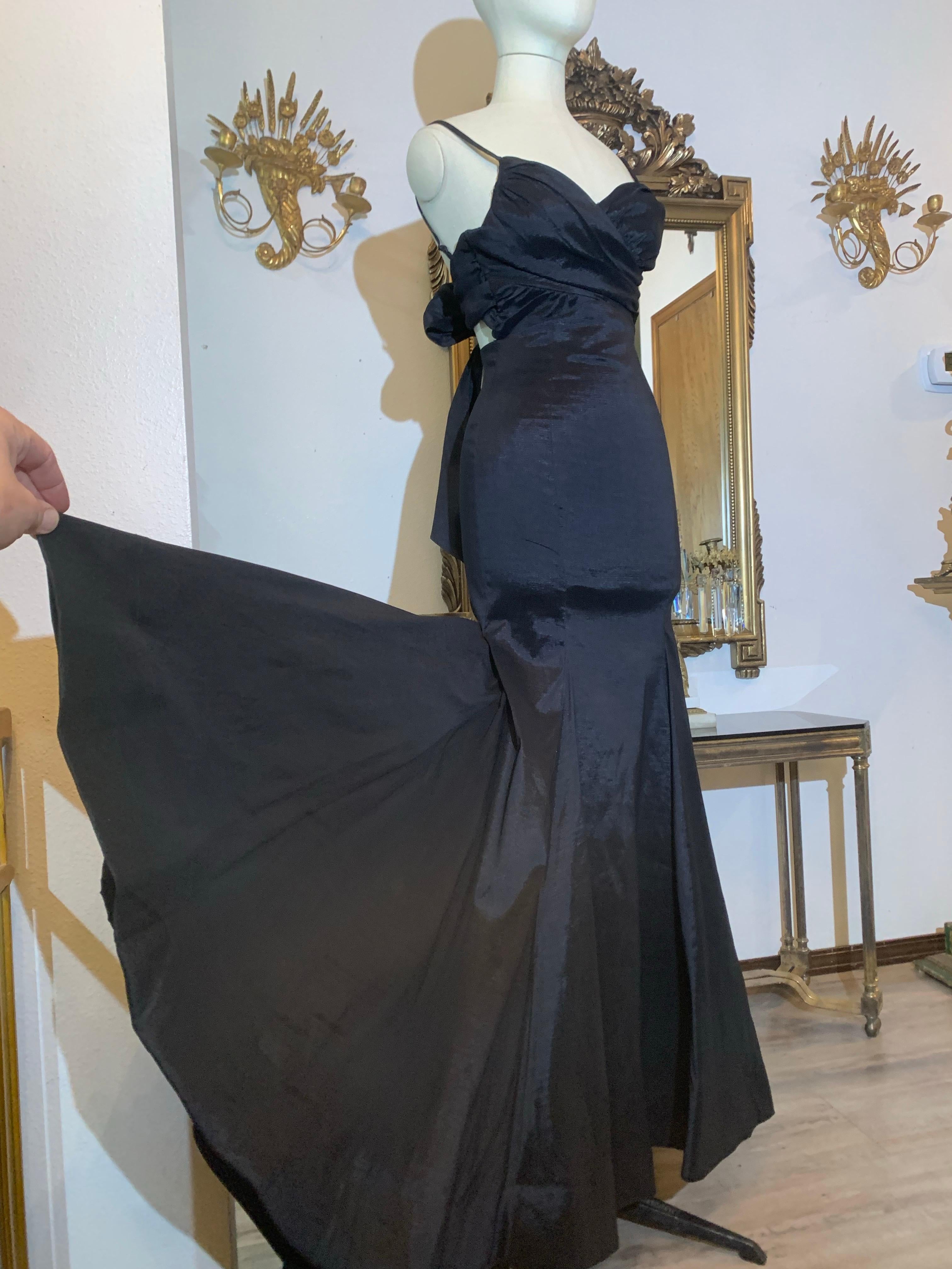 De las mujeres Torso Creations Vestido negro de satén elástico mate sin tirantes y cola de pez con lazo en la espalda en venta