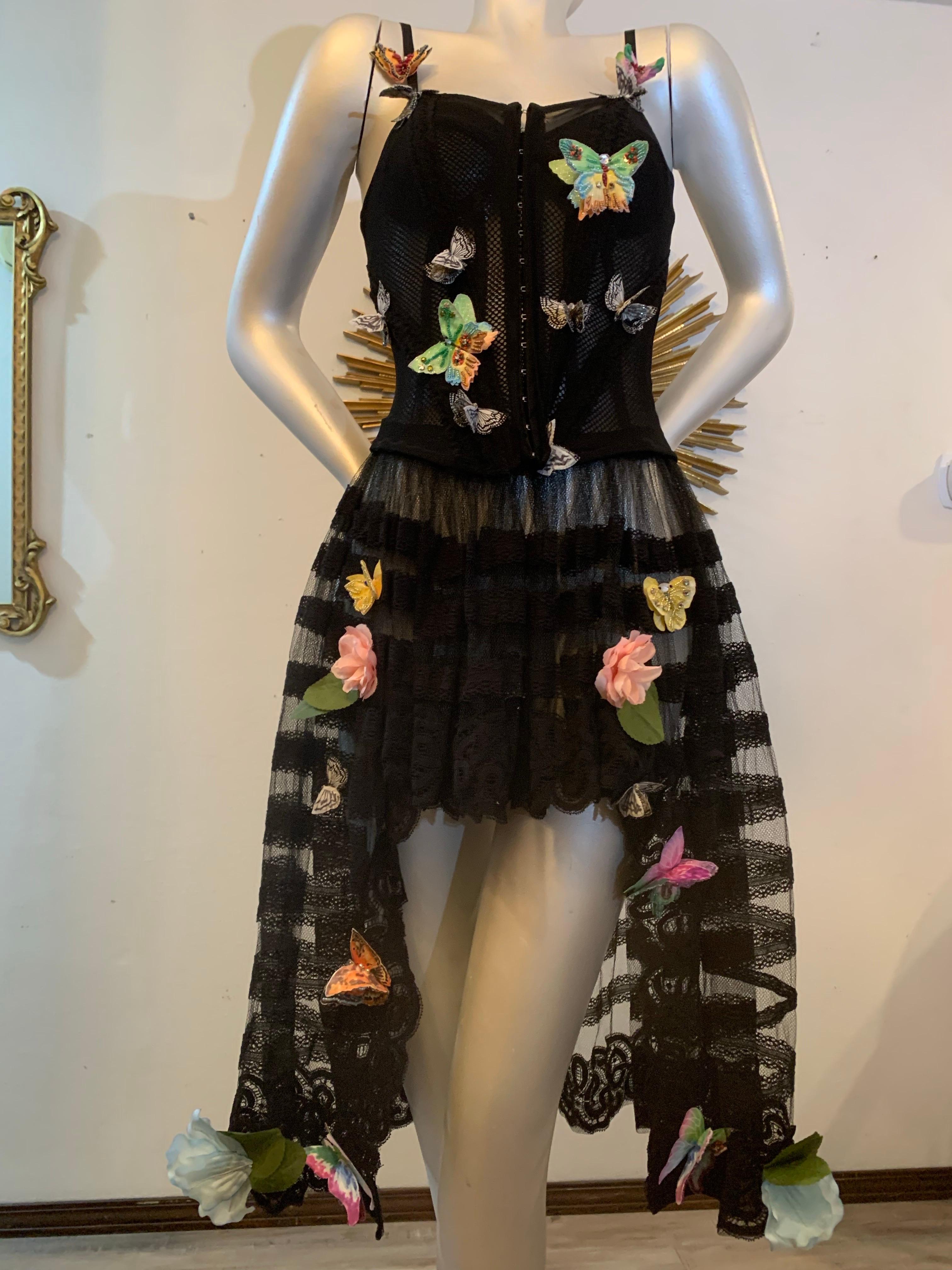 Torso Creations Schwarzes 3-teiliges Korsett aus Tüll und Spitze mit Unter-Dress & Umhang im Angebot 1