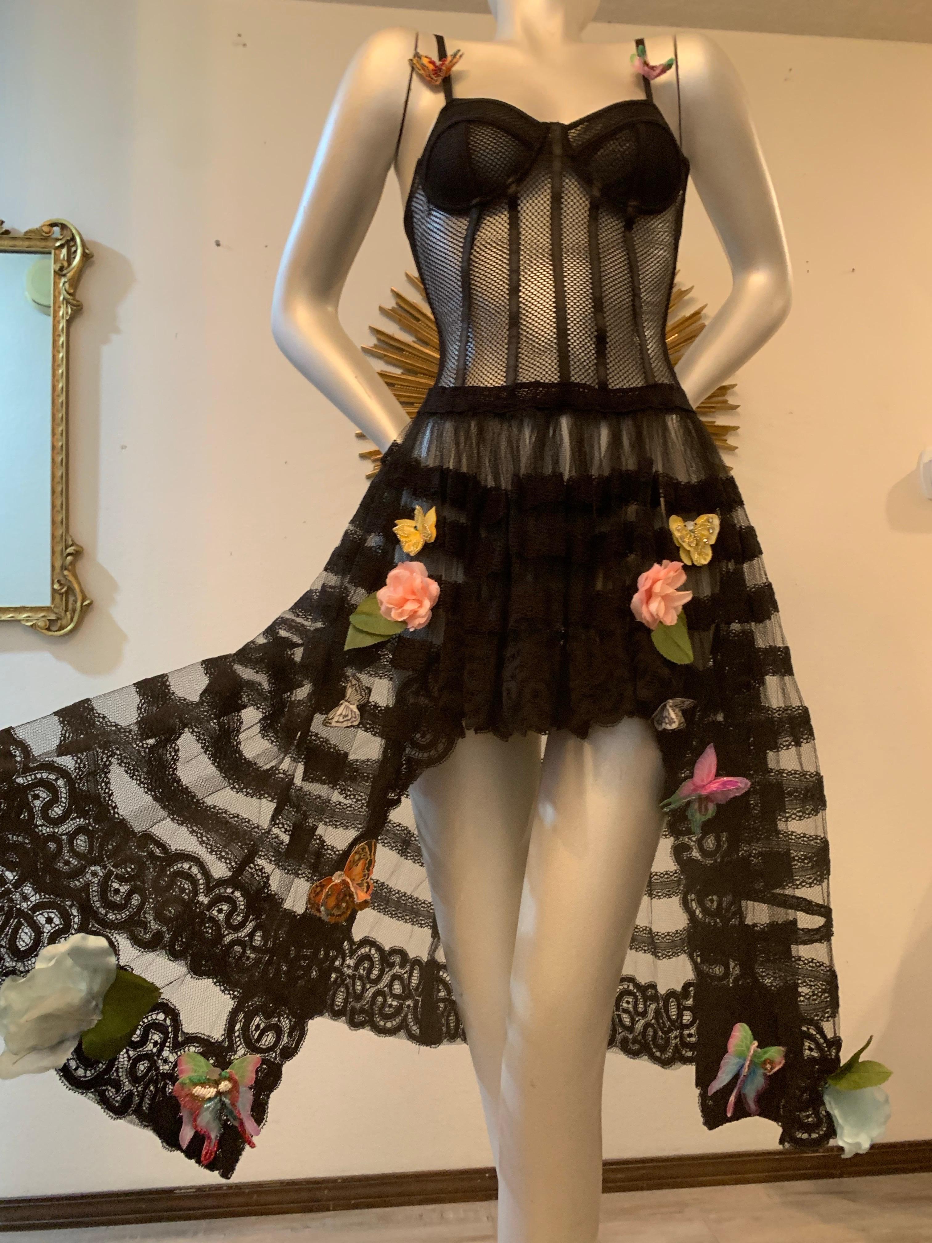 Torso Creations Schwarzes 3-teiliges Korsett aus Tüll und Spitze mit Unter-Dress & Umhang im Angebot 2