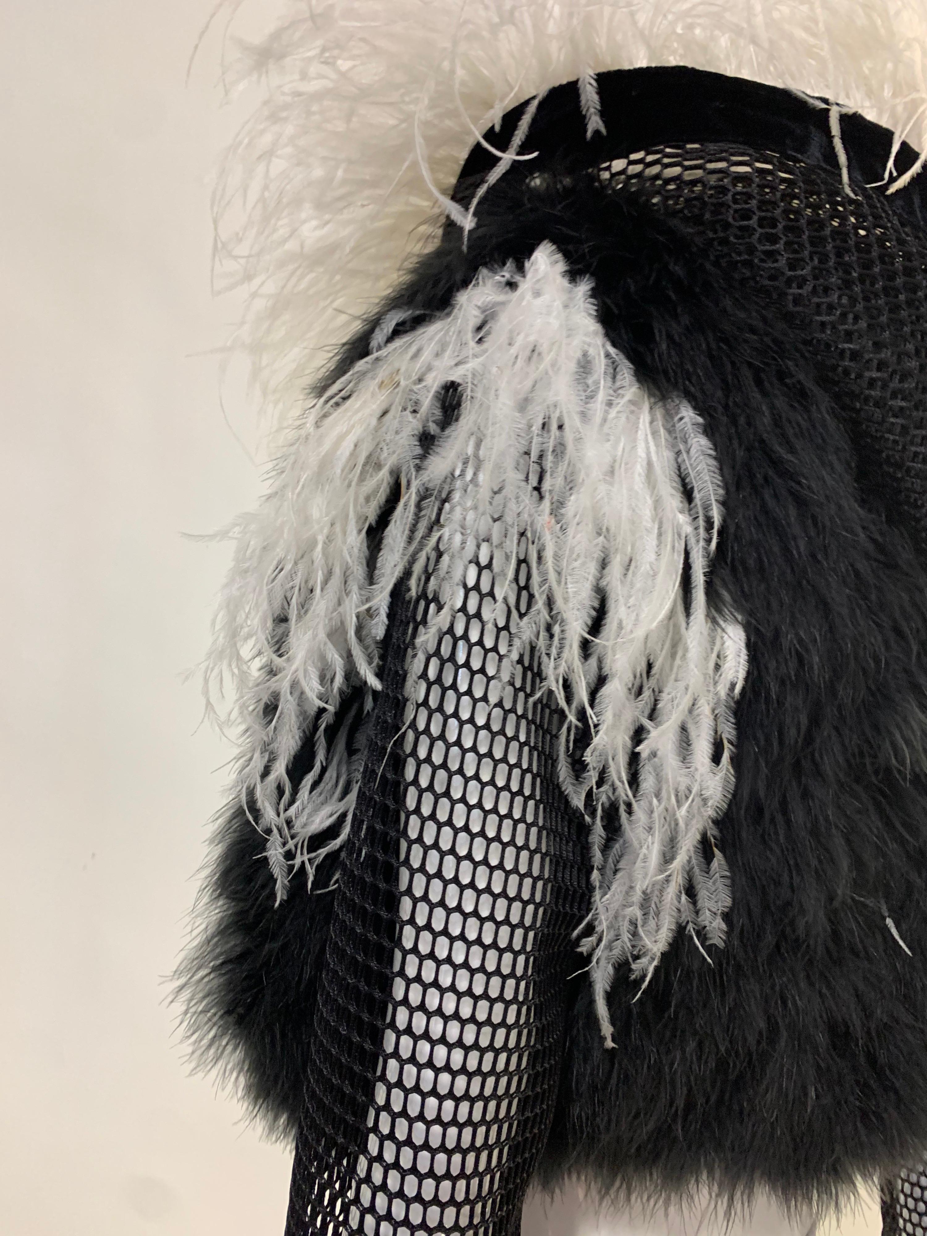 Torso Creations Schwarzer & weißer Kapuzenpullover mit Straußenfedern und schwarzem Mesh- Hoodie  im Angebot 9