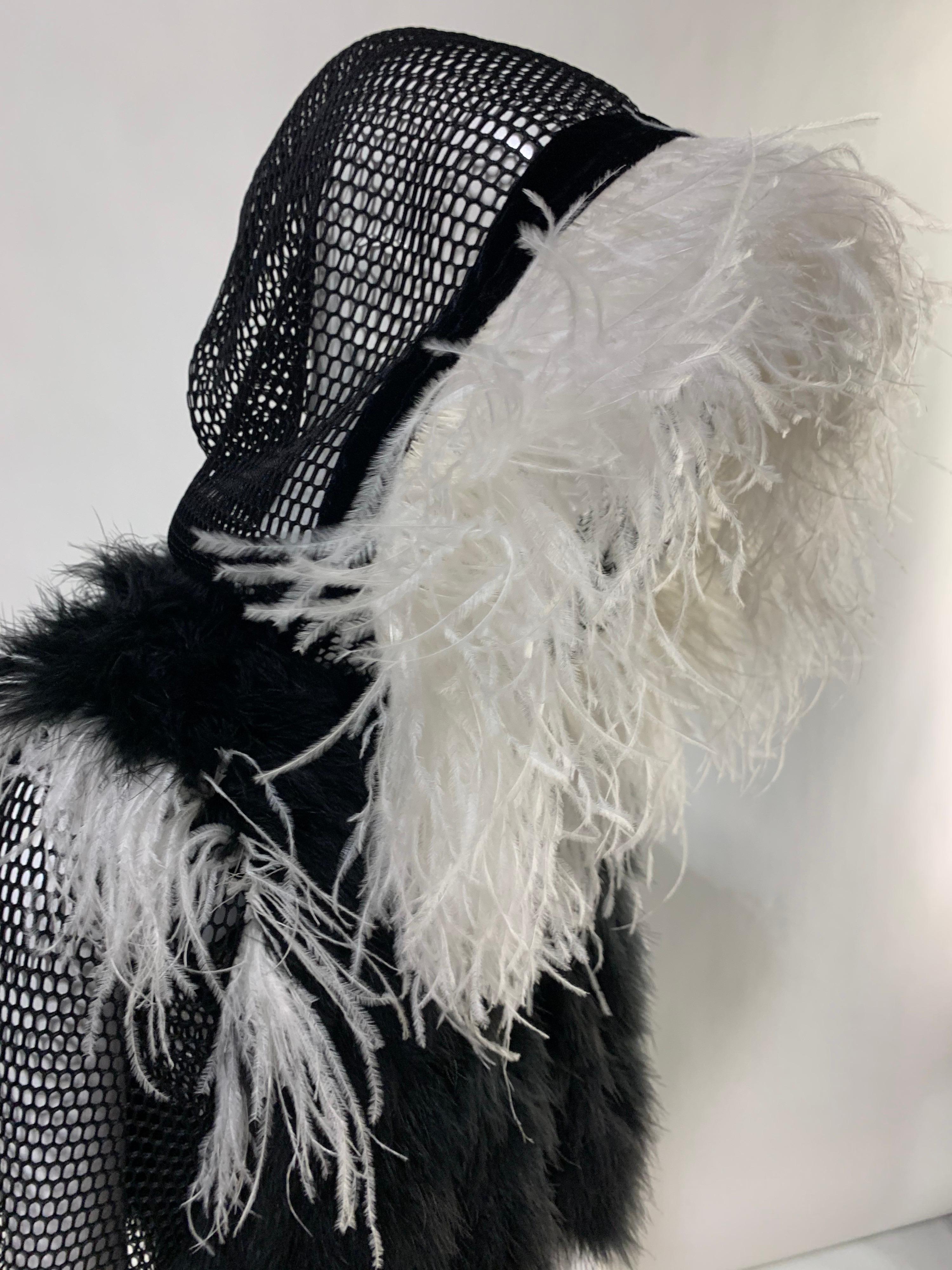 Torso Creations Schwarzer & weißer Kapuzenpullover mit Straußenfedern und schwarzem Mesh- Hoodie  im Angebot 13