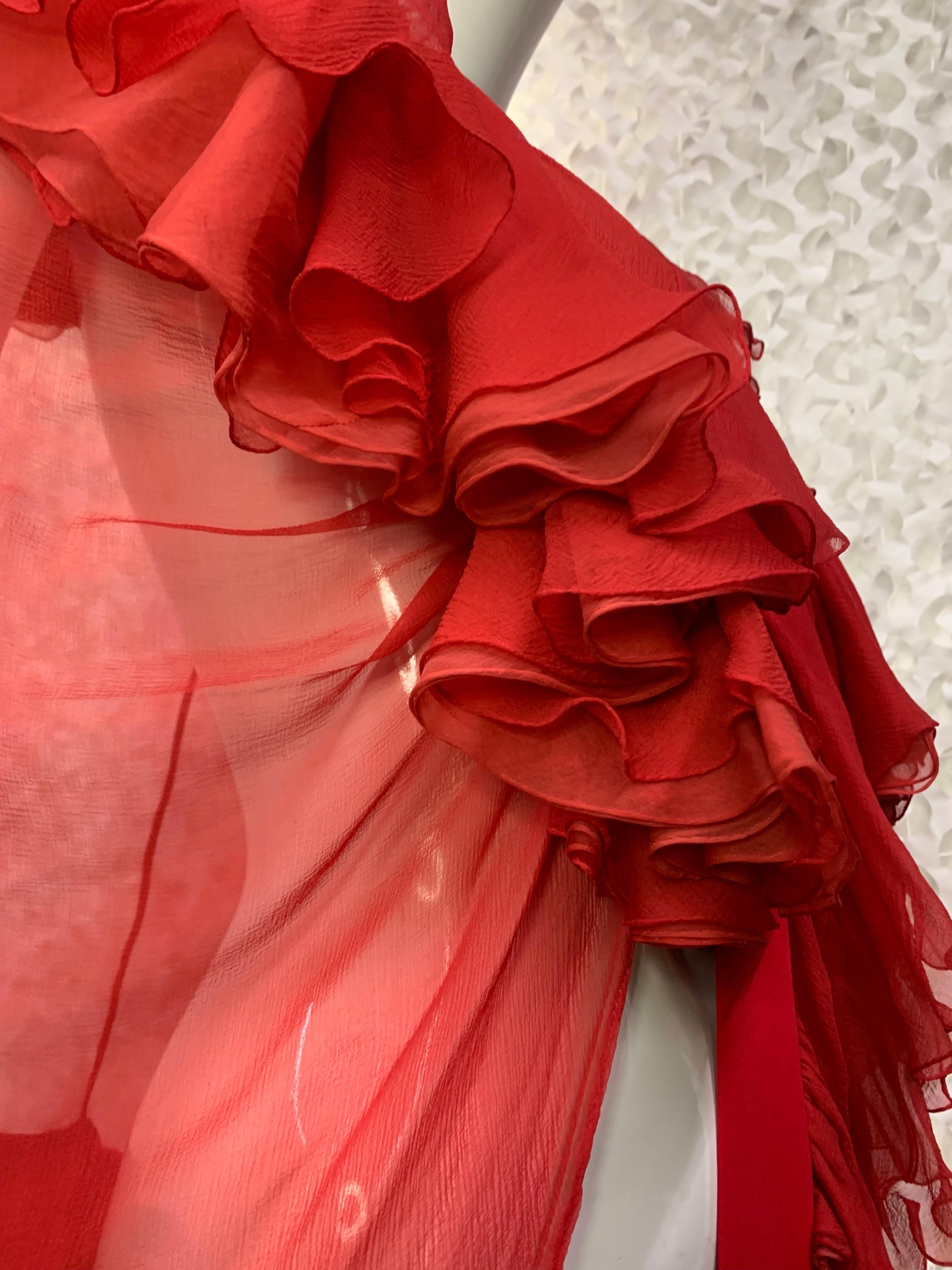 Torso Creations Cape en mousseline de soie rouge cramoisi avec volants et foulard en soie en vente 7