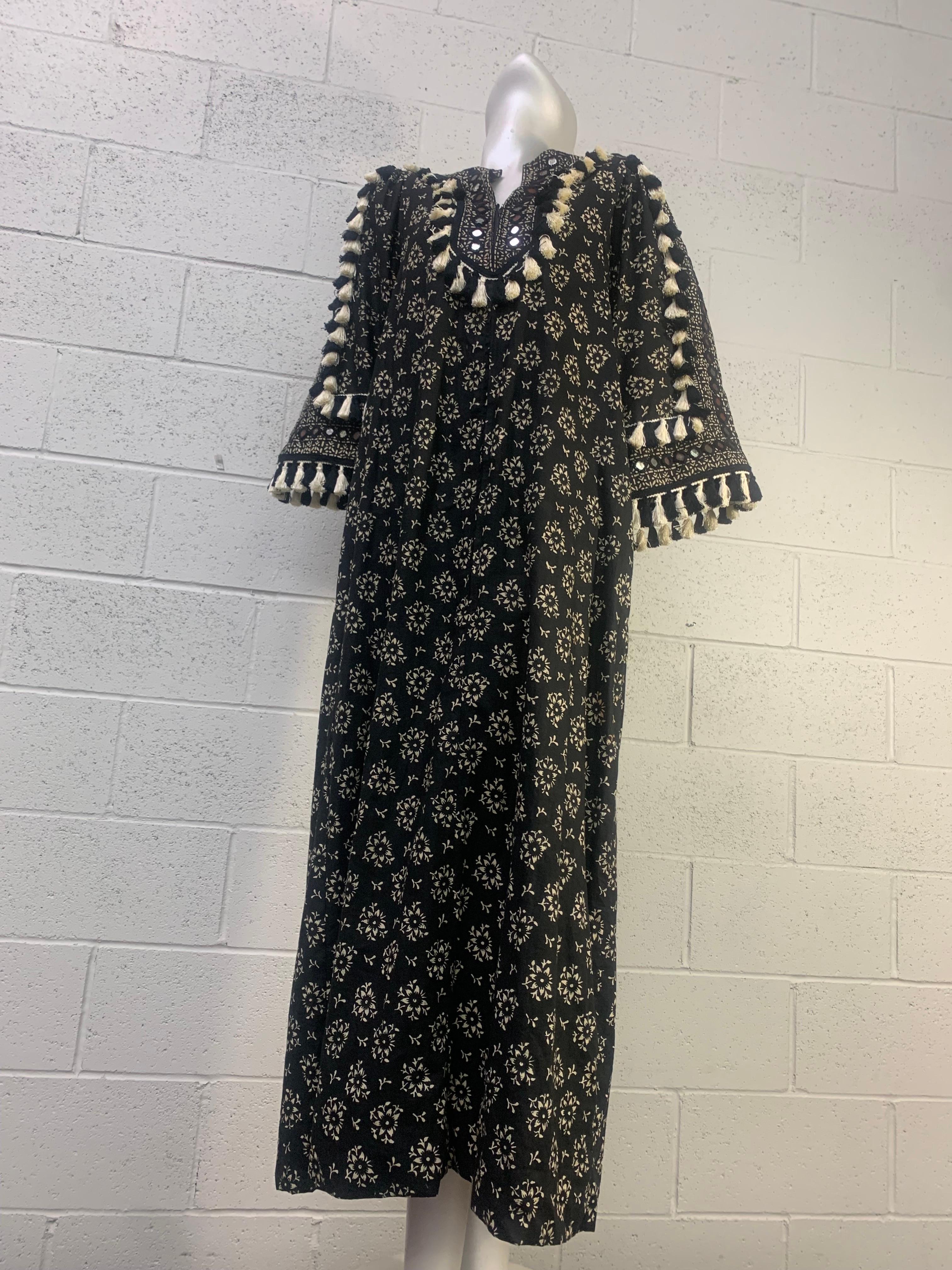 Torso Creations Embellished Ramona Rull B/W Block Print Hostess Gown w Tassels 12