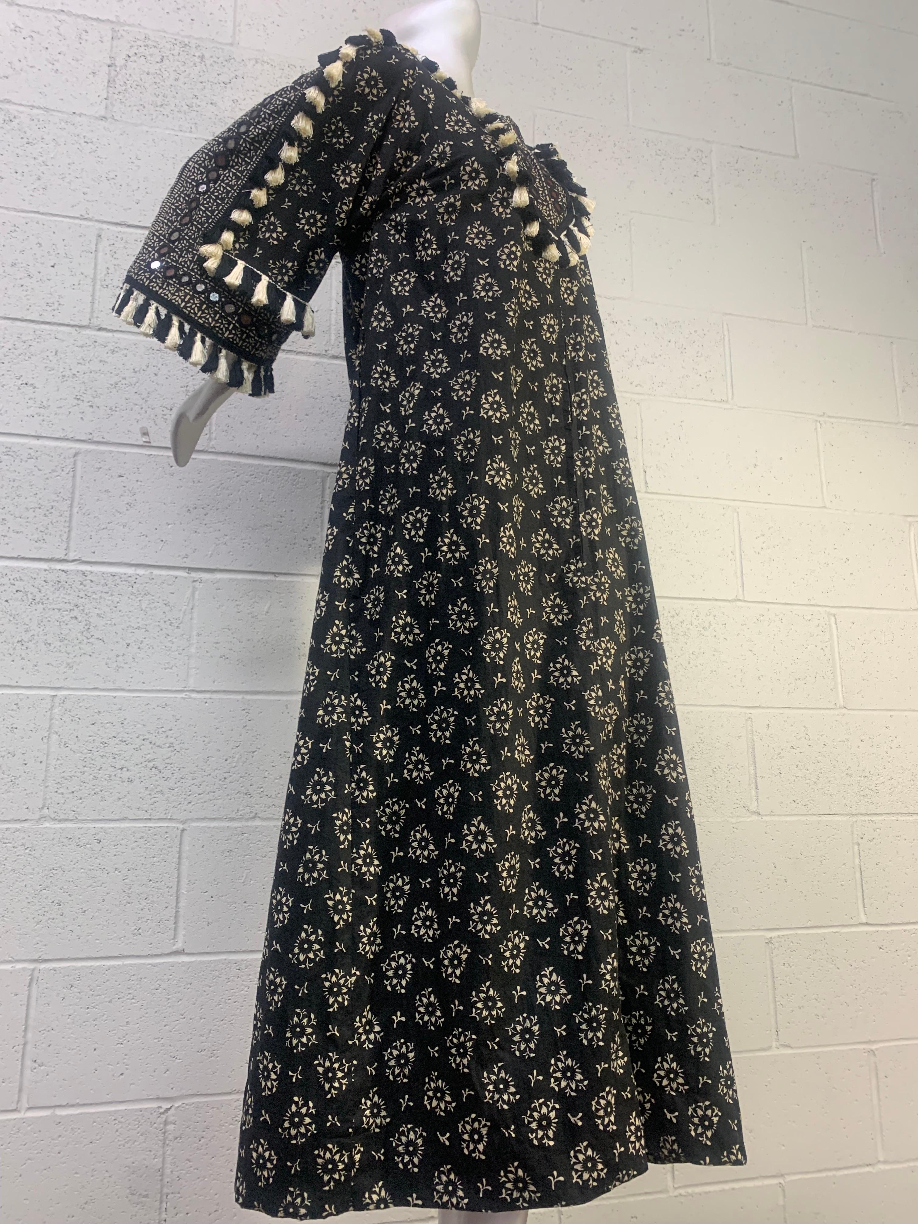 Torso Creations Embellished Ramona Rull B/W Block Print Hostess Gown w Tassels 13