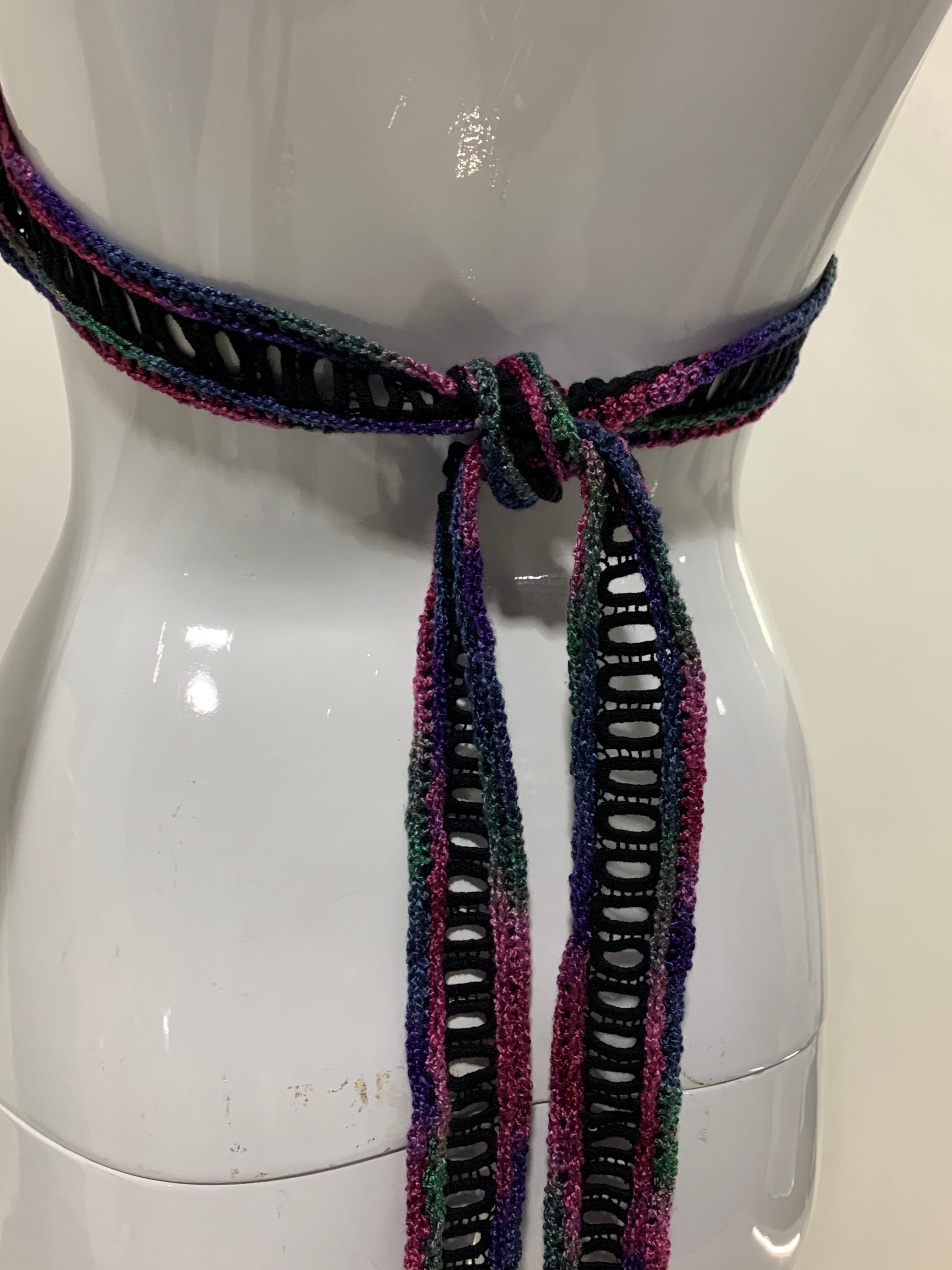 Bralette en dentelle à plumes de Torso Creations en dentelle violette et noire et crochet en vente 4