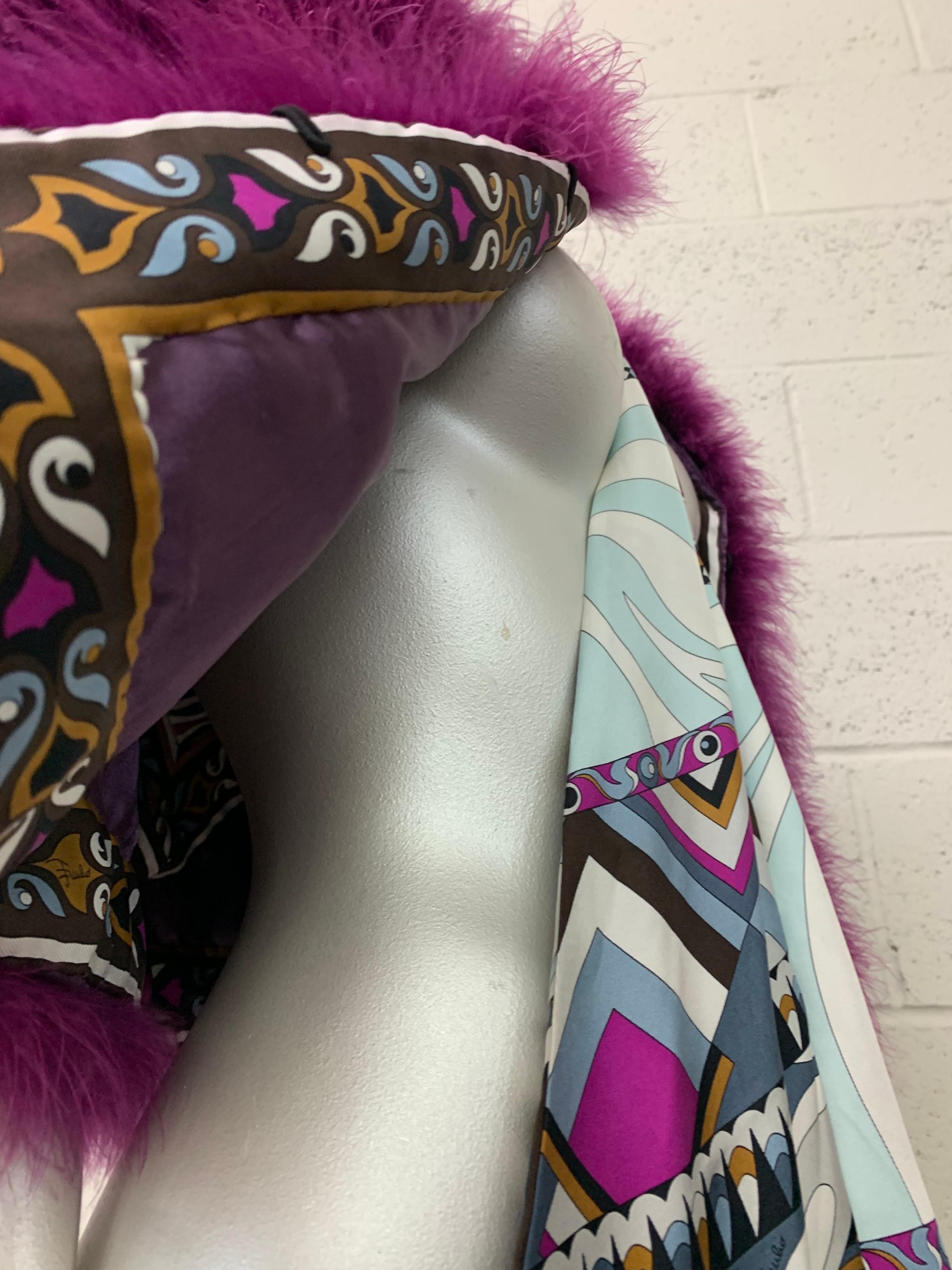 Torso Creations, veste Marabou magenta avec écharpe Pucci nouée au encolure Excellent état - En vente à Gresham, OR