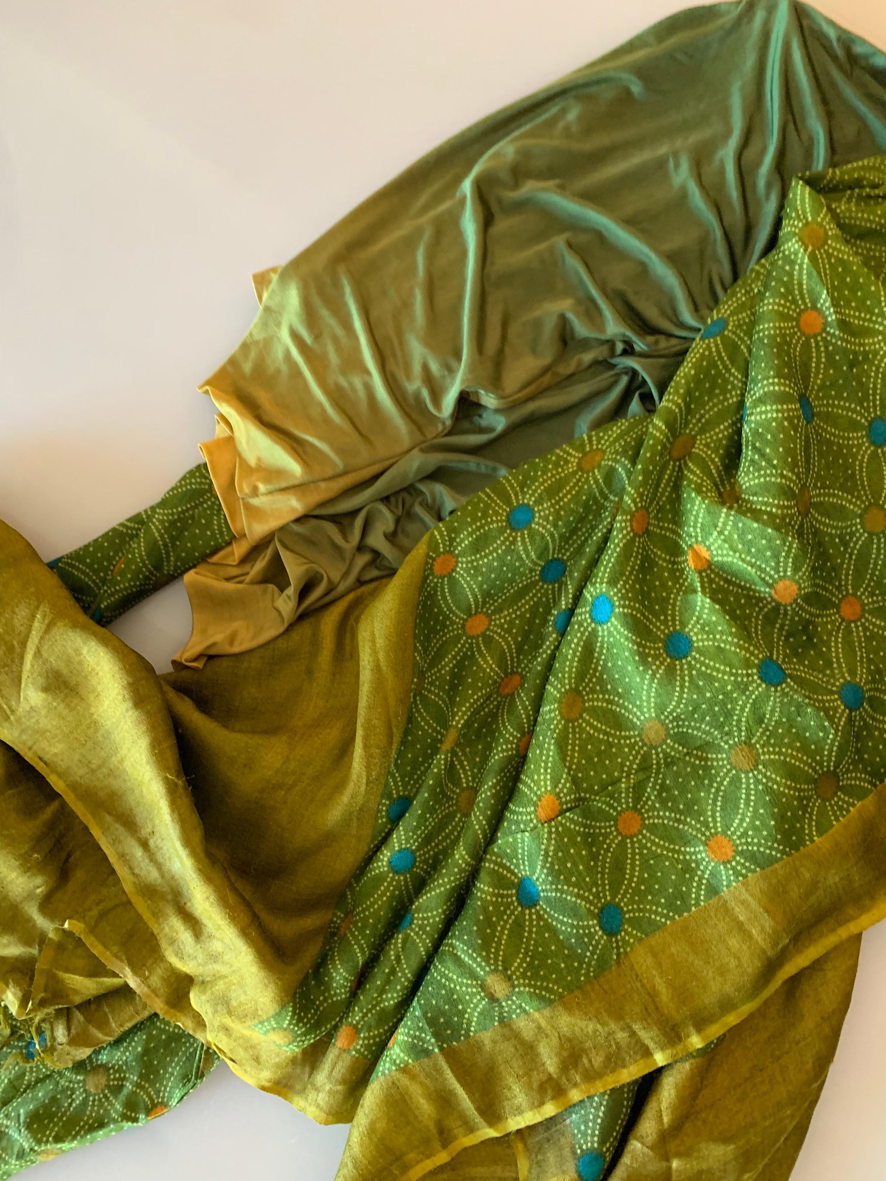 Torso Creations Moss Green Ombré Silk Jersey Mini Robe W/ Voluminous Silk Sleeve 14