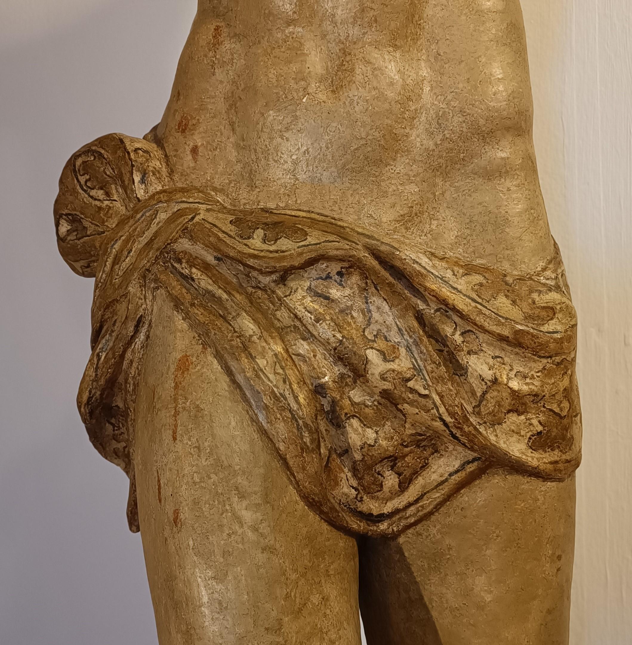 Wood Torso Cristo ligneo policromo fine 500 Umbro-Toscano, alta classe For Sale