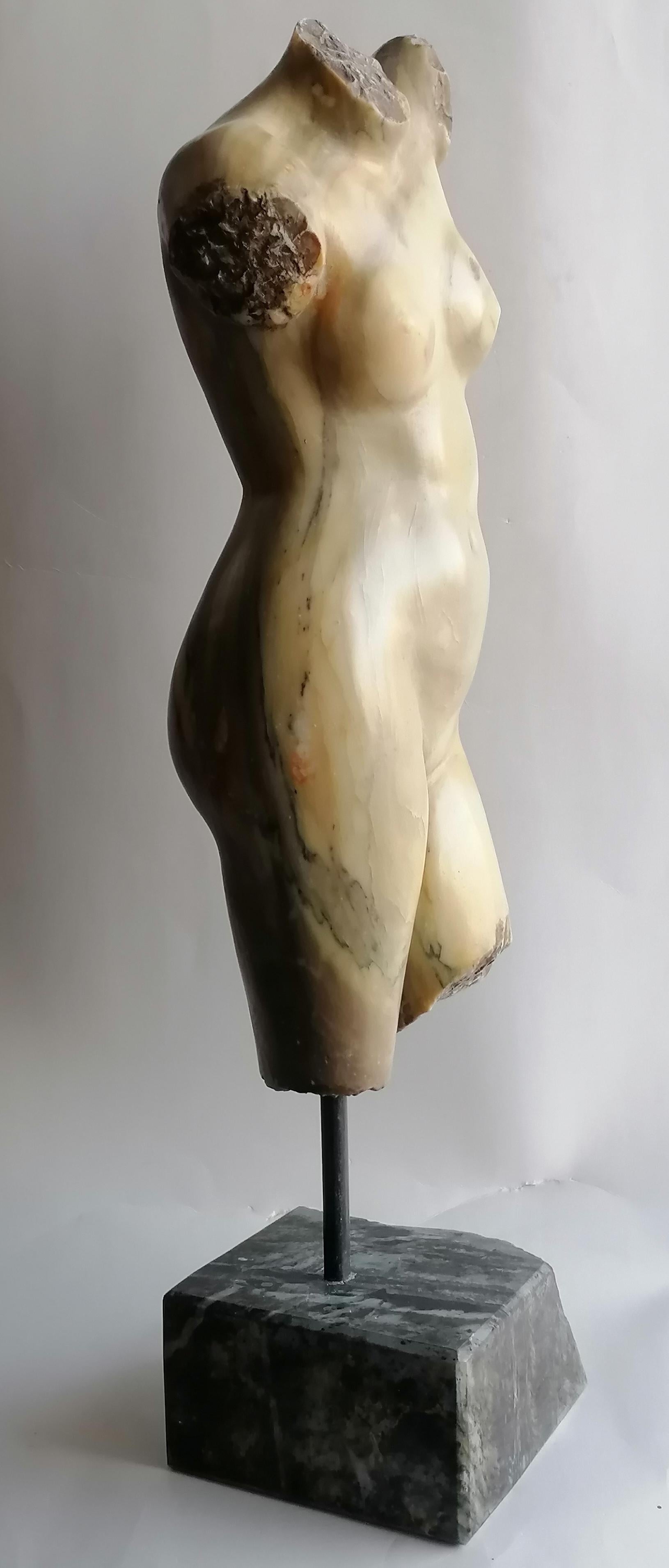 Fatto a mano Torso femminile classico in marmo giallo Siena -made in italy