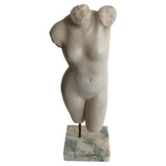 Torso femenino de mármol blanco de Carrara -fabricado en Italia