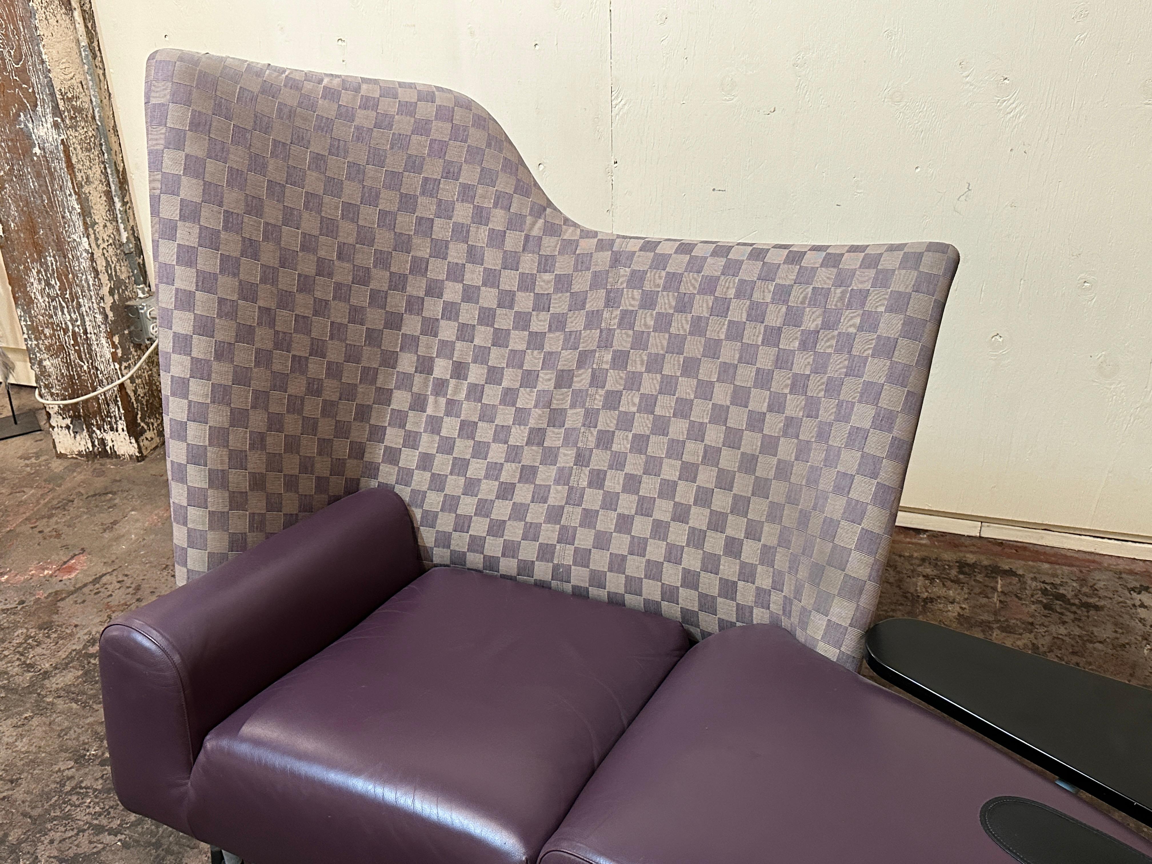Postmoderne Le fauteuil de salon Torso violet de Paolo Deganello pour Cassina en vente