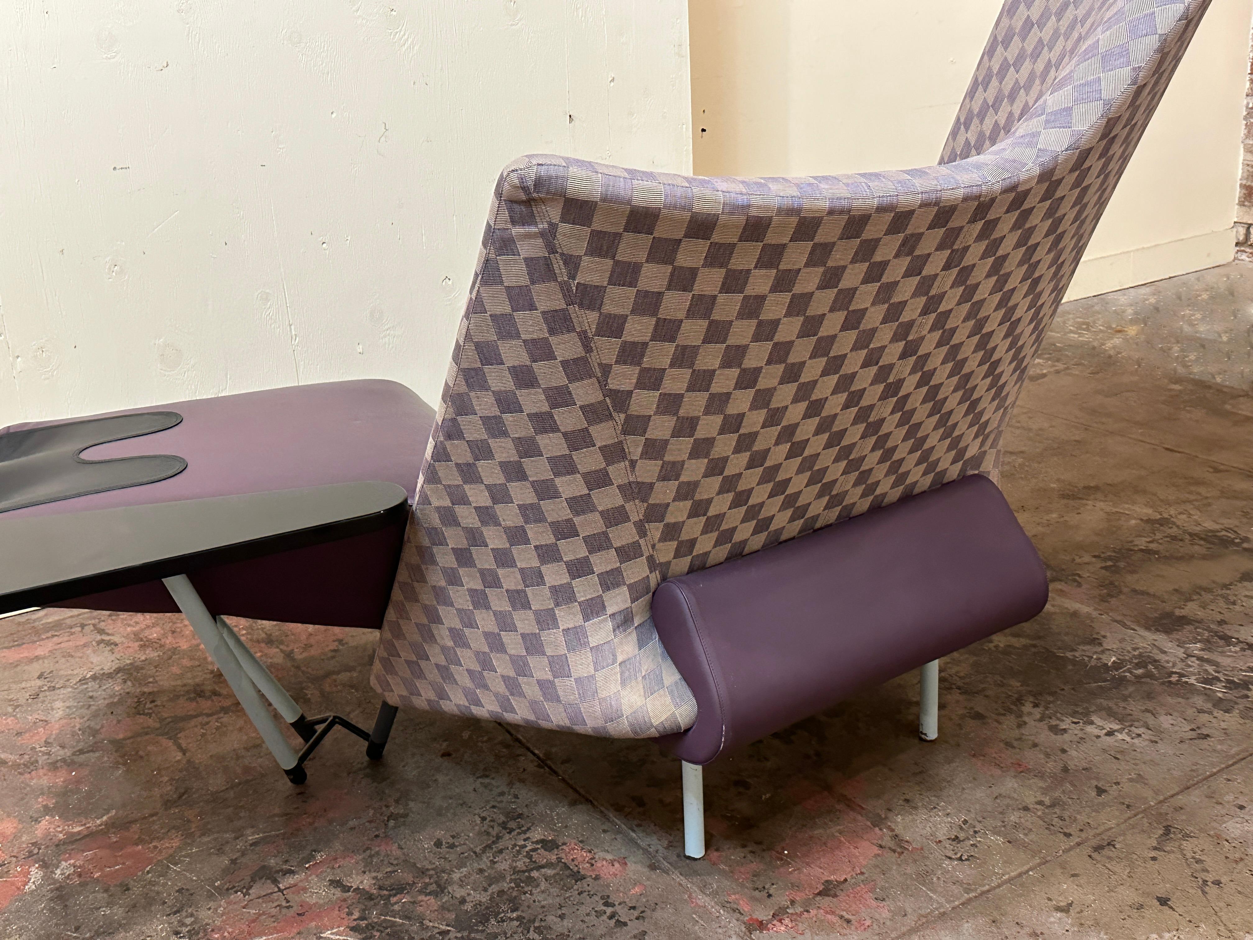 20ième siècle Le fauteuil de salon Torso violet de Paolo Deganello pour Cassina en vente