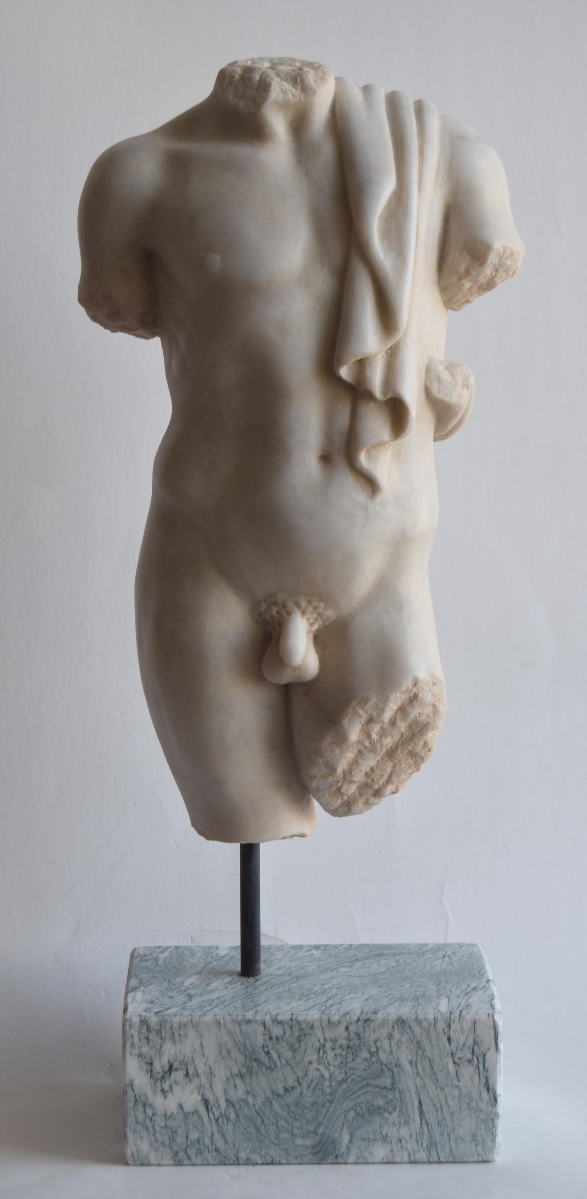 Sculpture, Male torso, classical art, Greek art, Torso, white Carrara marble, classical sculpture, ancient torso
Male torso carved on beautiful white Carrara marble, original model.
Resting on a base of fine onion-green marble and iron.
The height