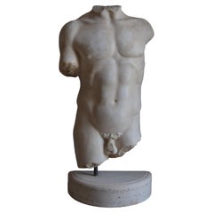 Torso maschile frammentato scolpito su marmo bianco di Lasa -made Italy- h cm 86
