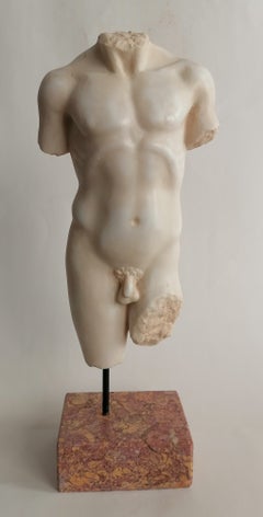 Männlicher Torso im klassischen Stil - weißer Carrara-Marmor -Kouros