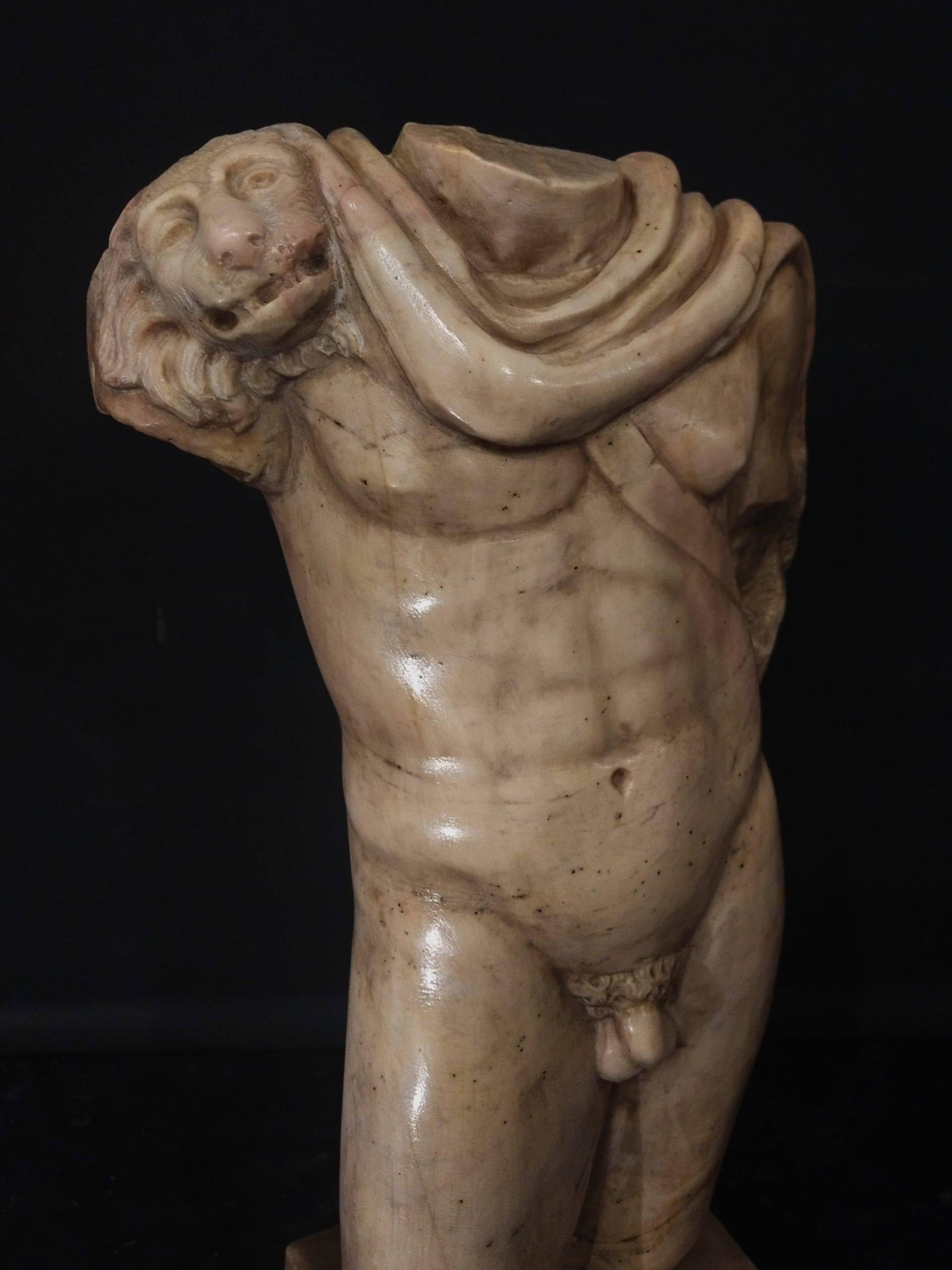 Torso de Apolo en mármol Amarillo Antiguo, escultura de mármol, H.47 cm. Italiano en venta