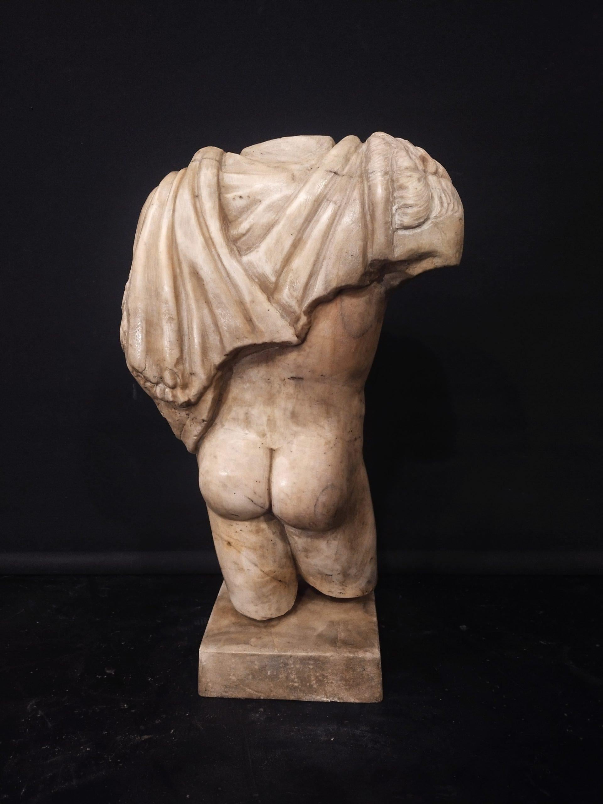 Torso de Apolo en mármol Amarillo Antiguo, escultura de mármol, H.47 cm. en Bueno estado para la venta en Rome, IT