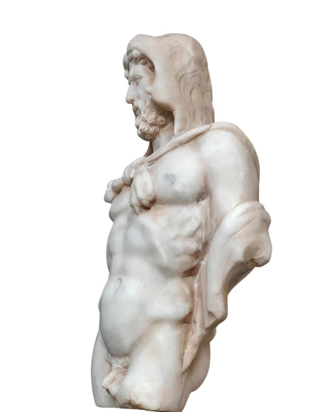 20th Century Torso of Hercules in white Carrara marble, Reproduction of Vatican museum For Sale