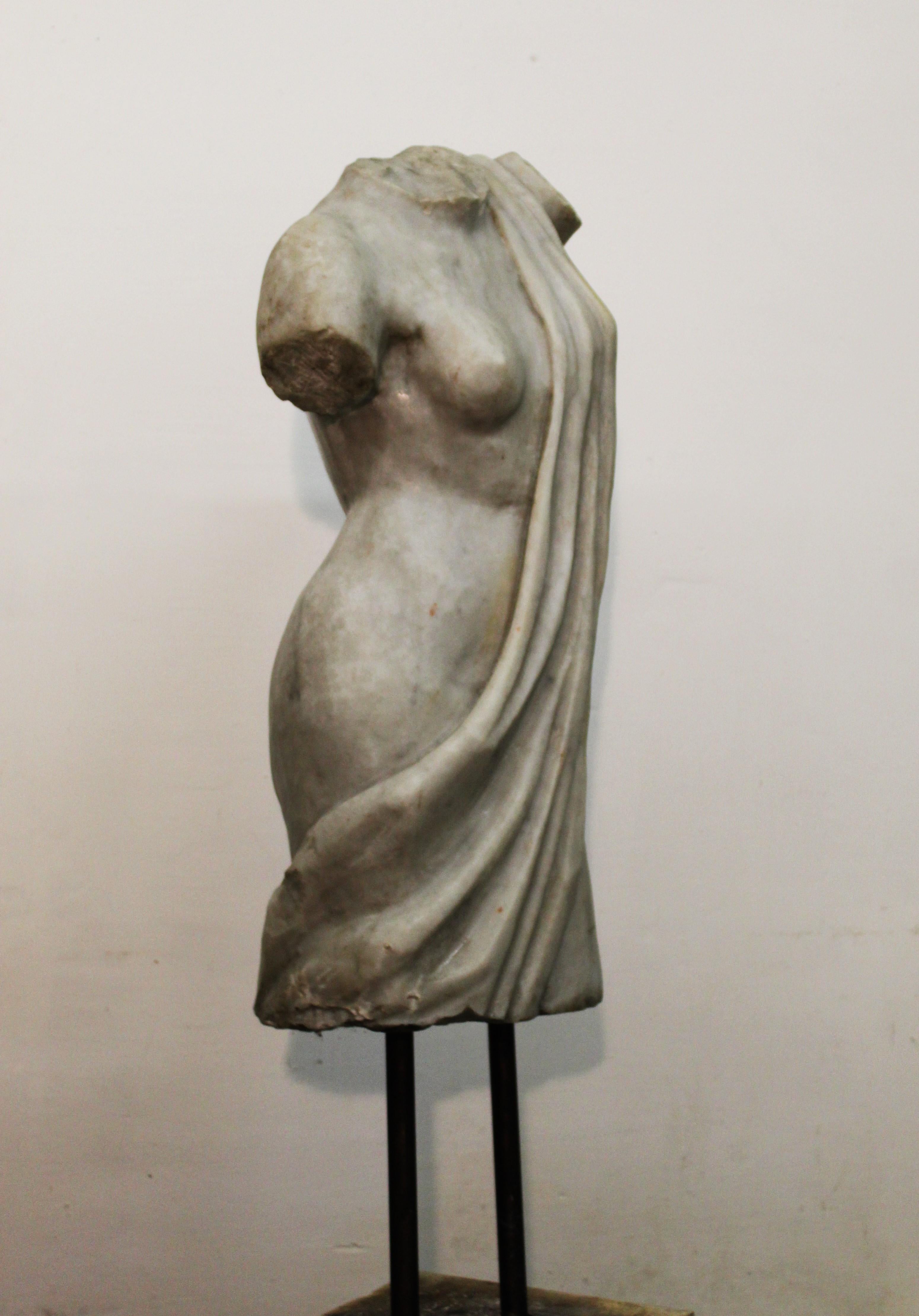 Fin du XIXe siècle Torse de Vénus, sculpture en marbre et marbre de Carrare en vente