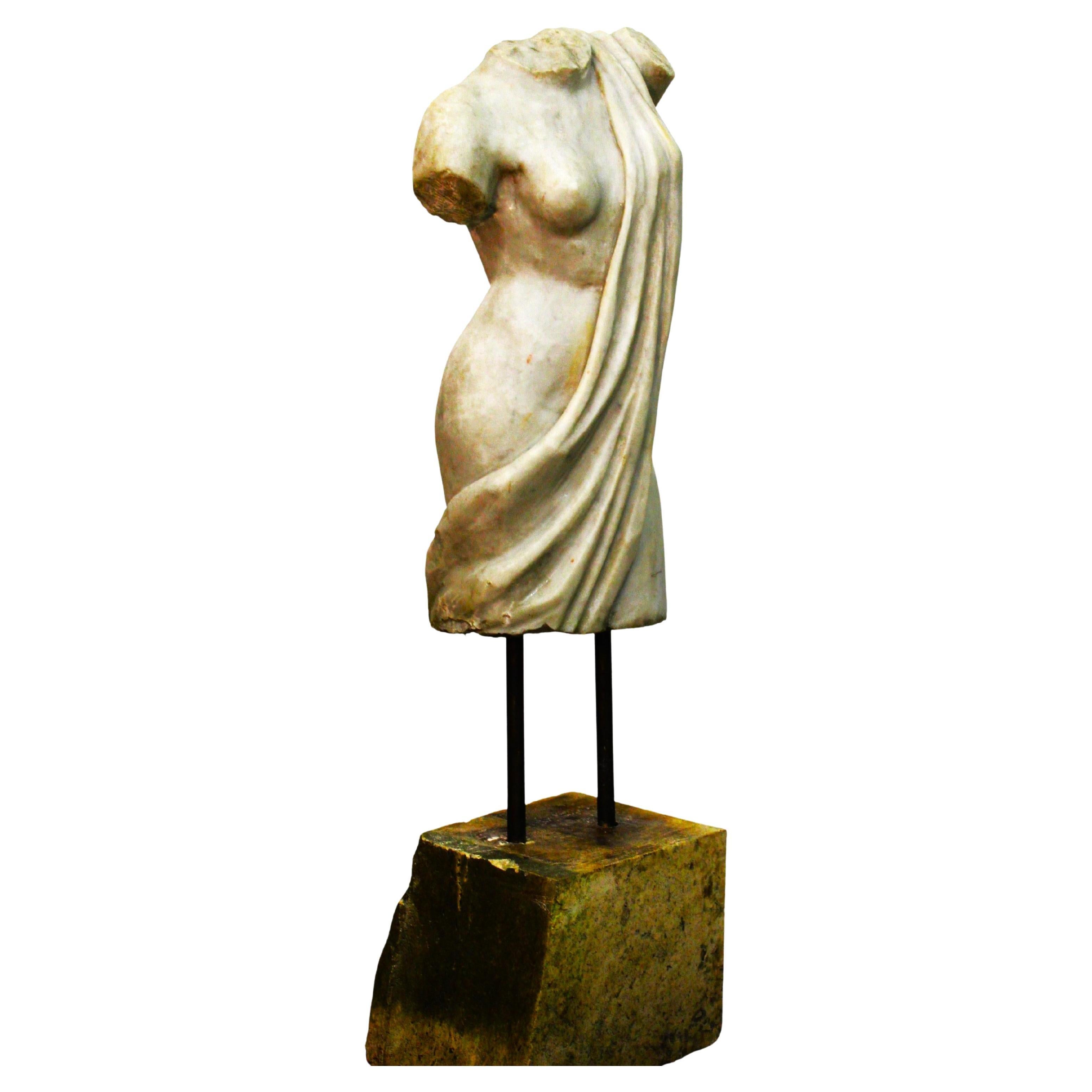 Torse de Vénus, sculpture en marbre et marbre de Carrare