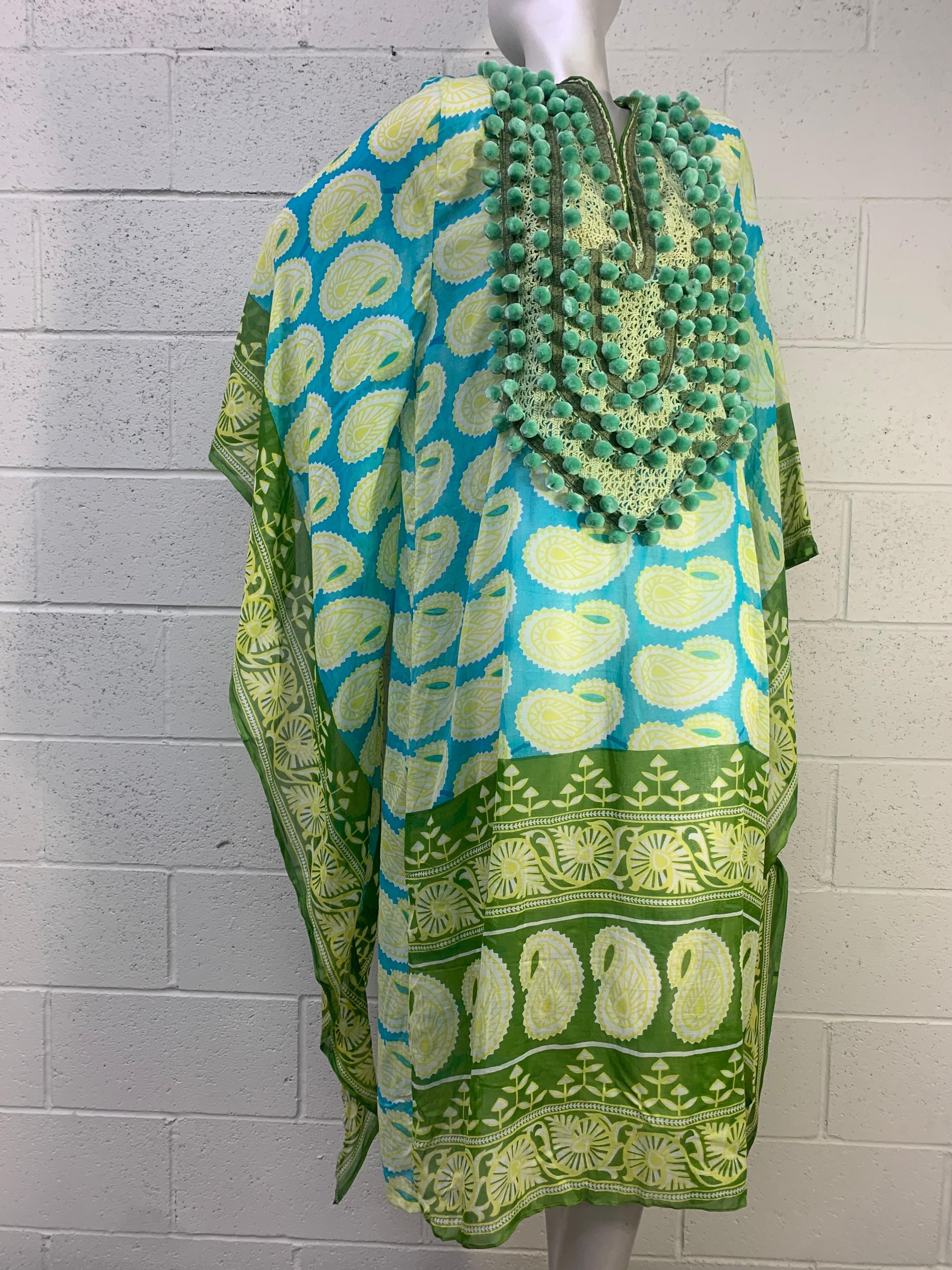 Torso Vintages Caftan à motifs turquoise bordé de vert avec pompon à l'avant  en vente 2