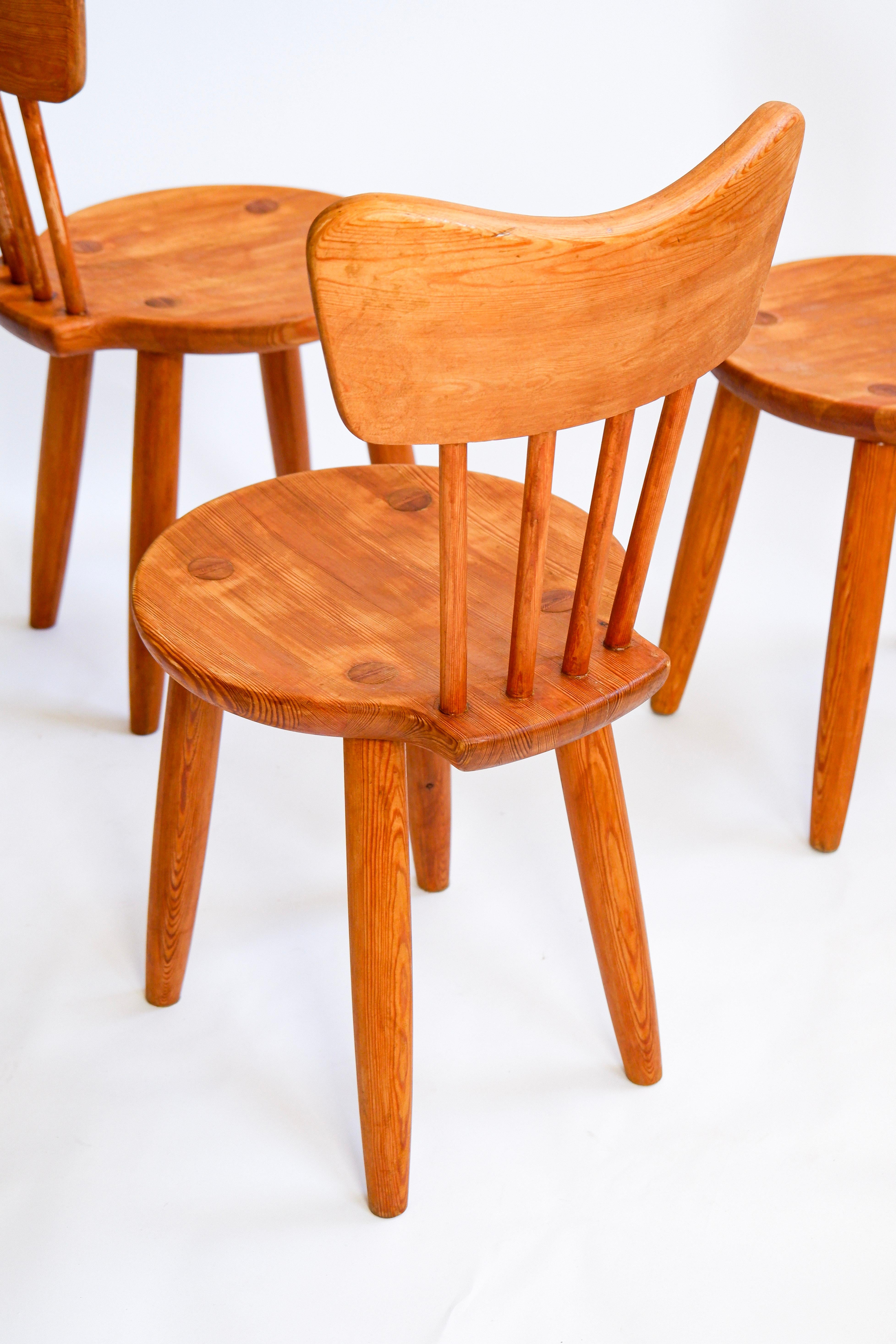 Ensemble de 4 chaises Torsten CIRCA par Steneby Hemslöjd, Suède vers 1940. en vente 4