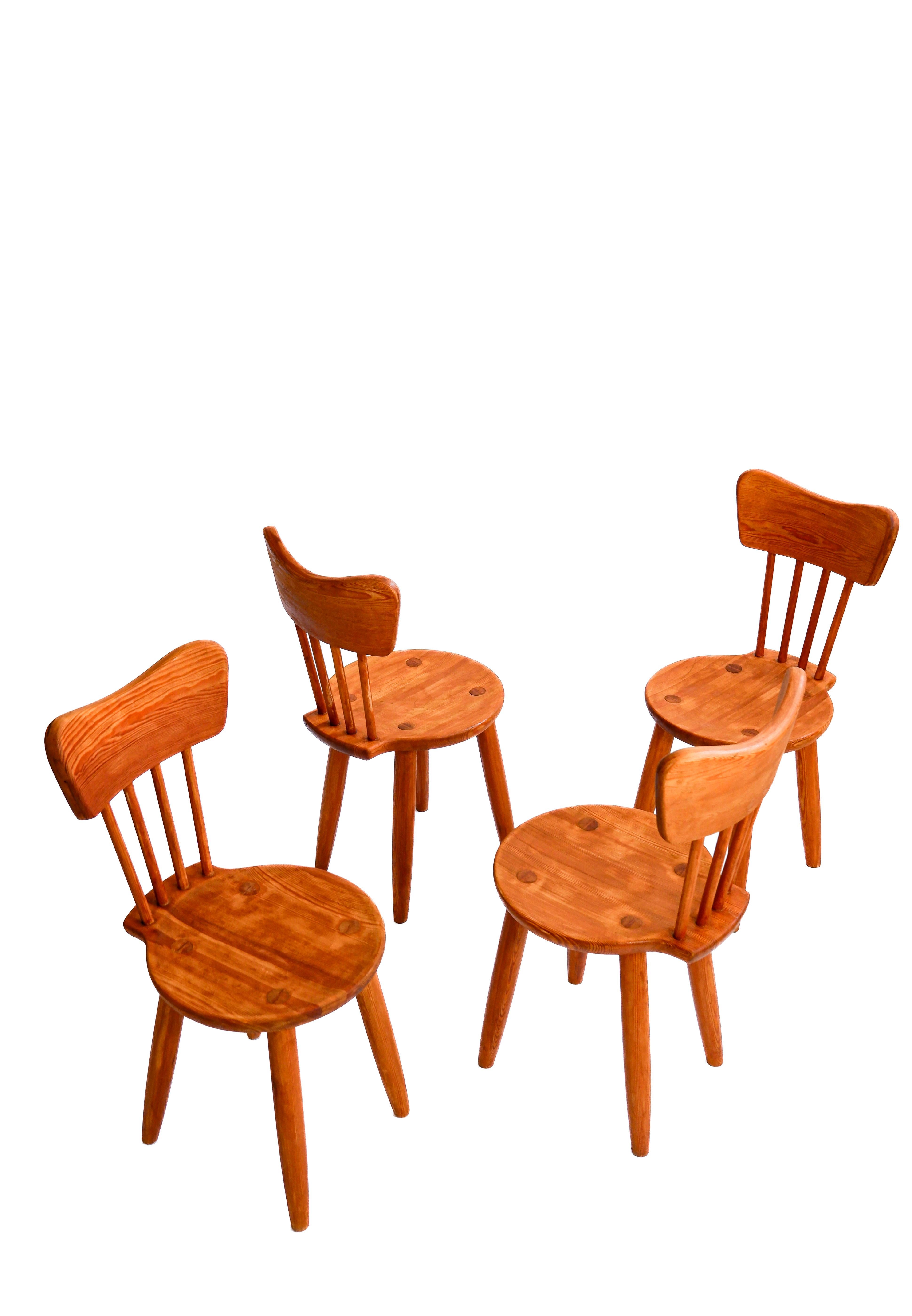 Ensemble de 4 chaises Torsten CIRCA par Steneby Hemslöjd, Suède vers 1940. en vente 5