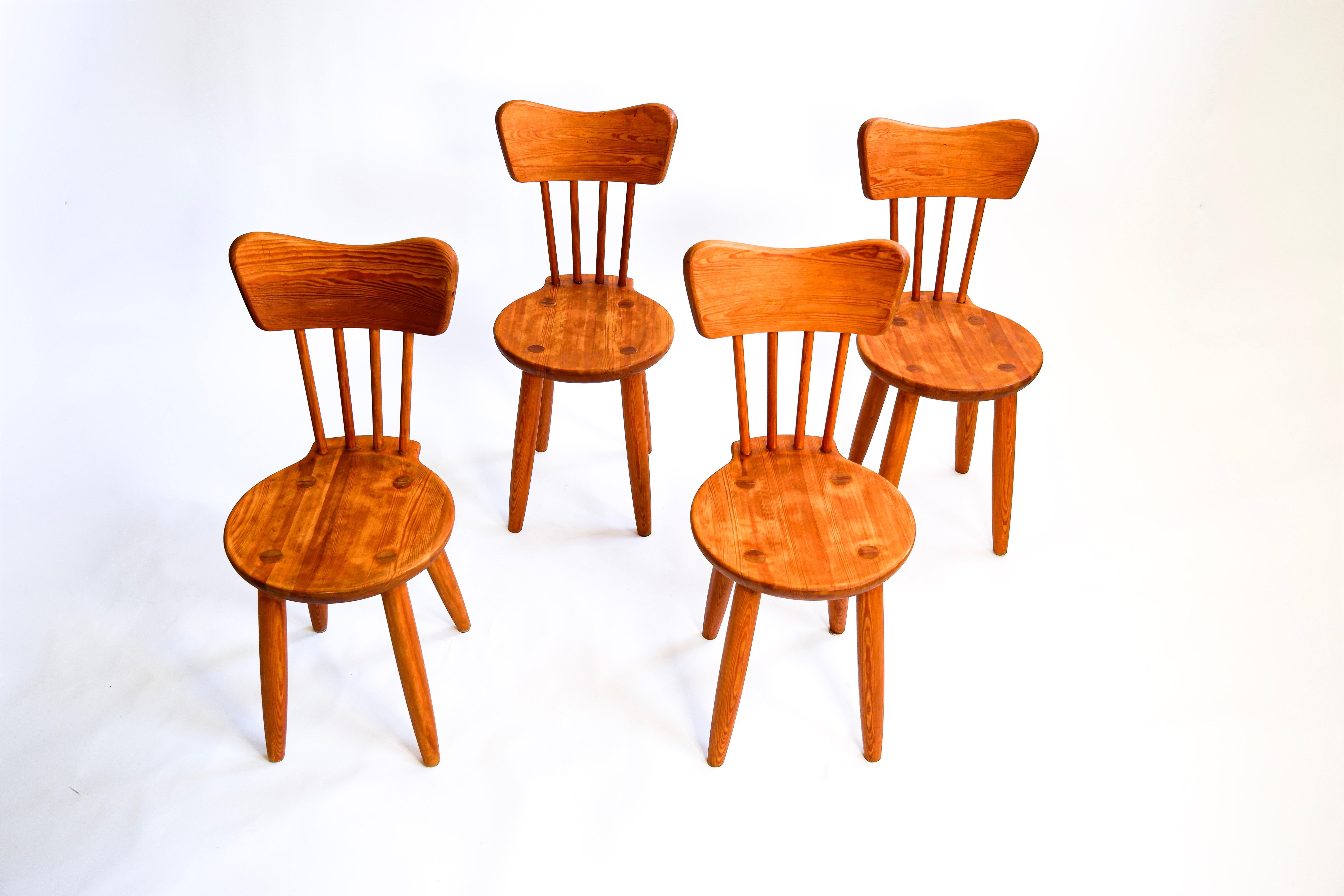 Scandinave moderne Ensemble de 4 chaises Torsten CIRCA par Steneby Hemslöjd, Suède vers 1940. en vente