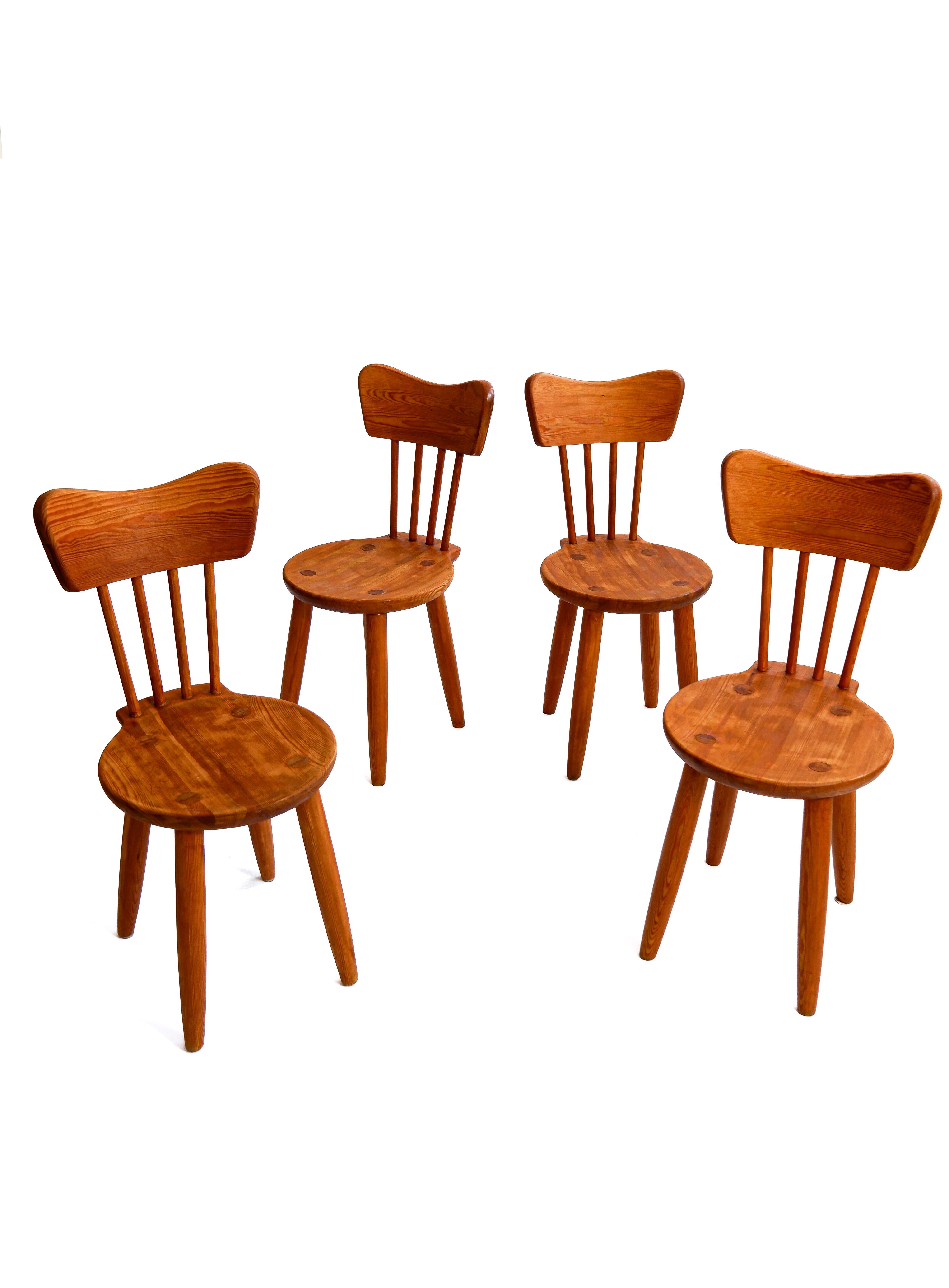 Pin Ensemble de 4 chaises Torsten CIRCA par Steneby Hemslöjd, Suède vers 1940. en vente