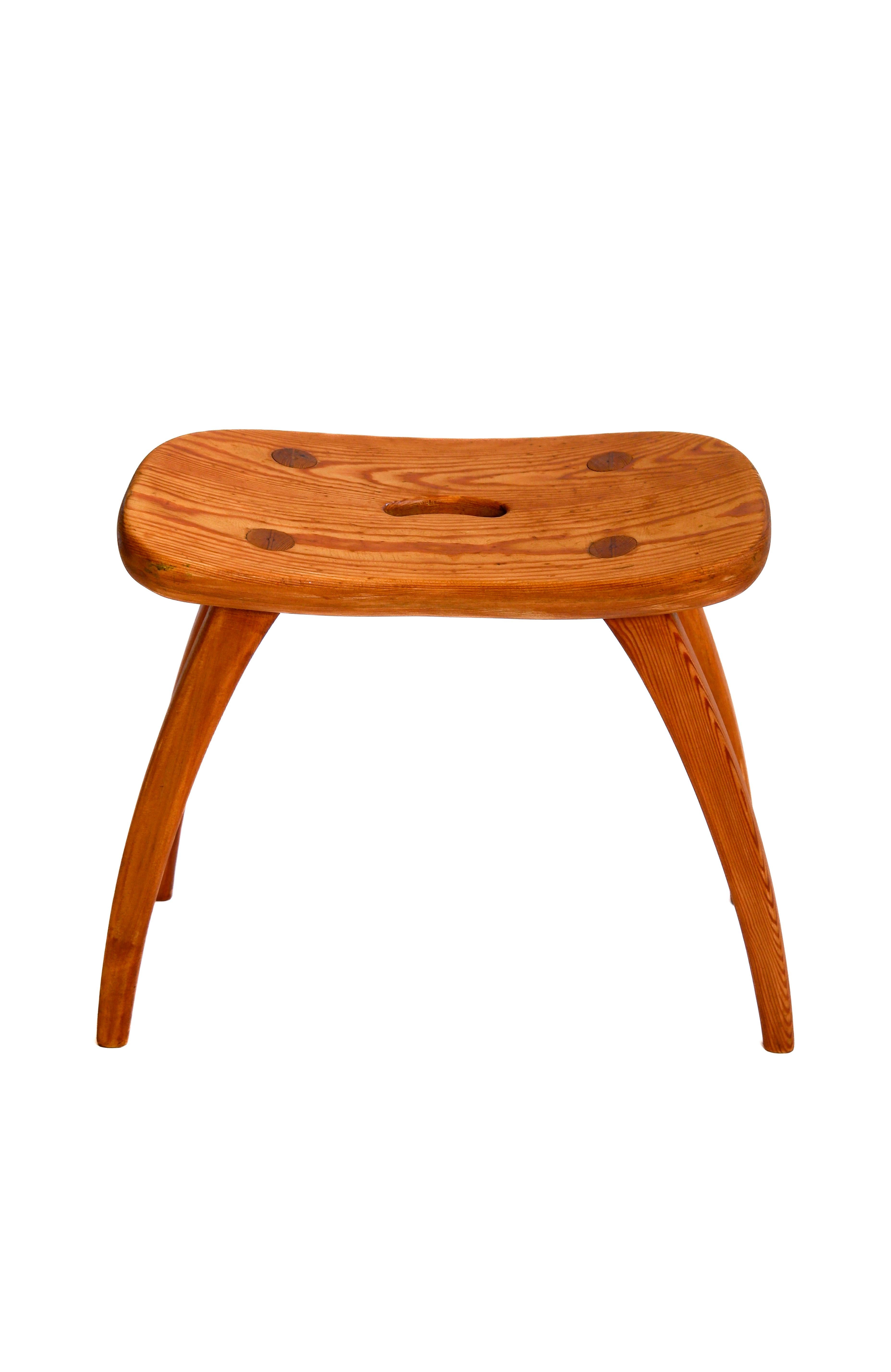Tabouret Torsten Claesson en pin, Suède vers 1950. Bon état - En vente à Hägersten-Liljeholmen, Stockholms län