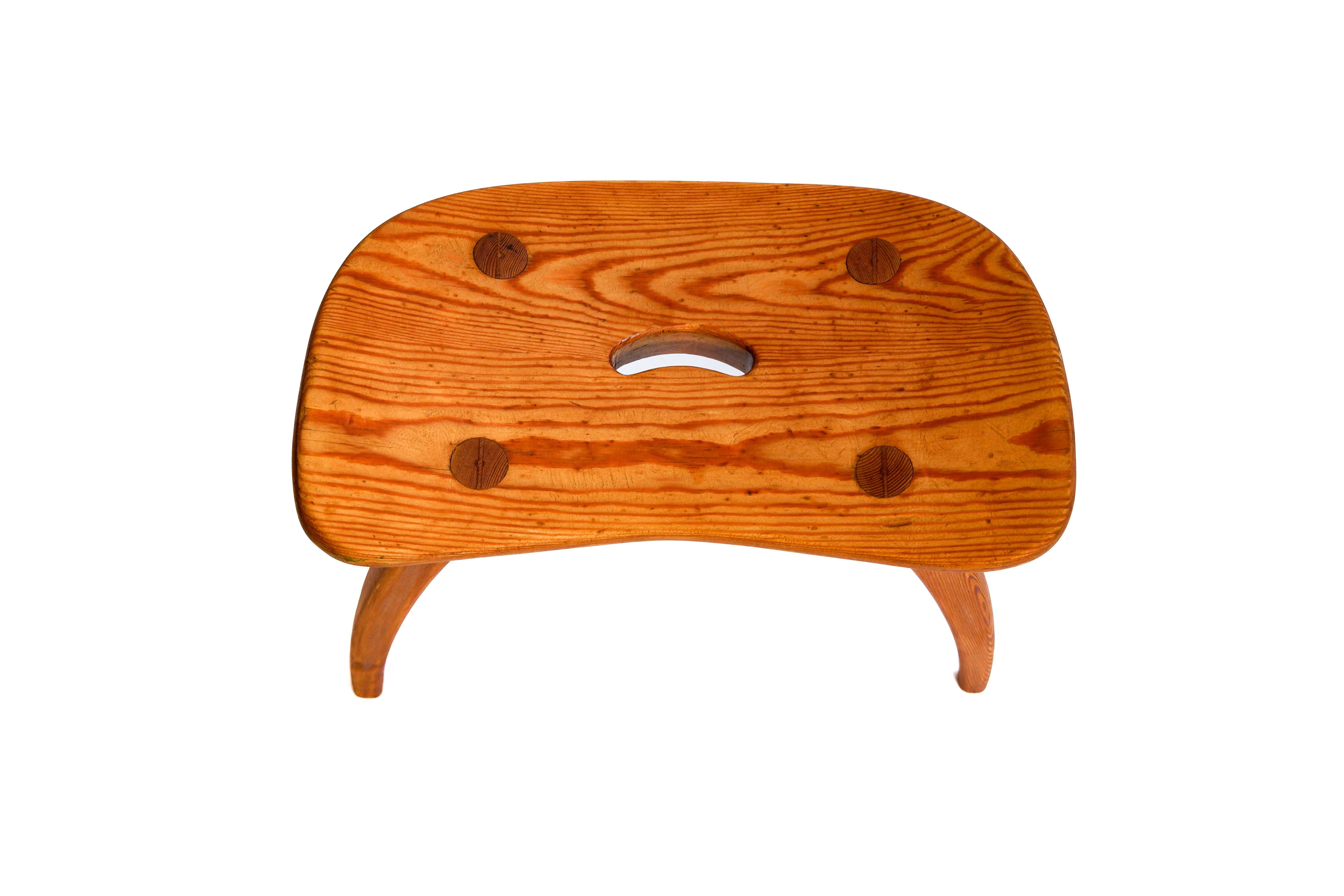Milieu du XXe siècle Tabouret Torsten Claesson en pin, Suède vers 1950. en vente
