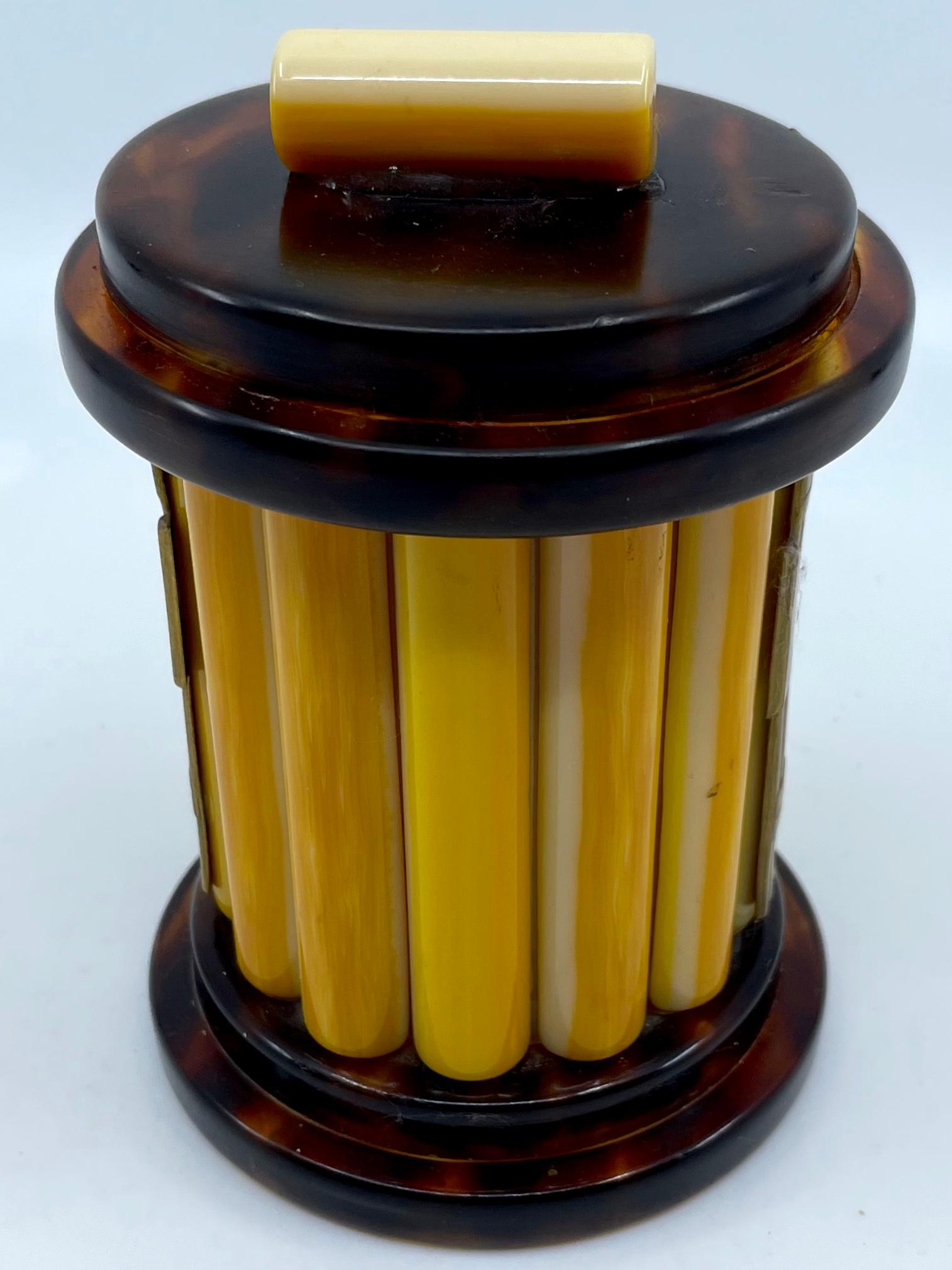 Tortoise Bakelite Box In Good Condition For Sale In New York, NY