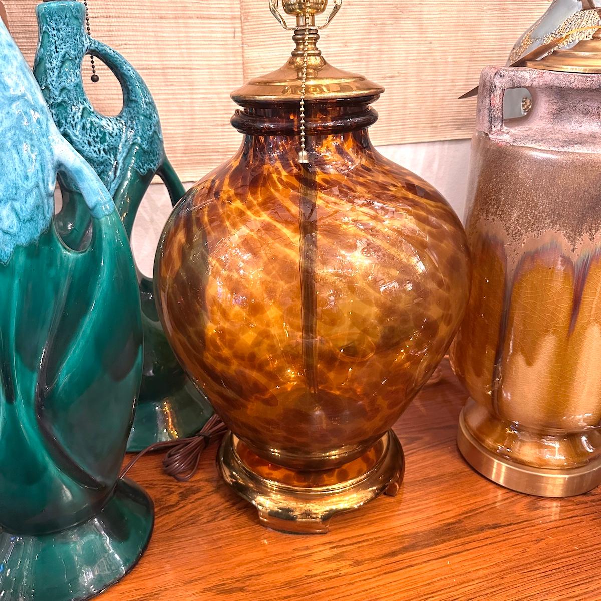 Tortoise Glass Table Lamp In Good Condition For Sale In New York, NY