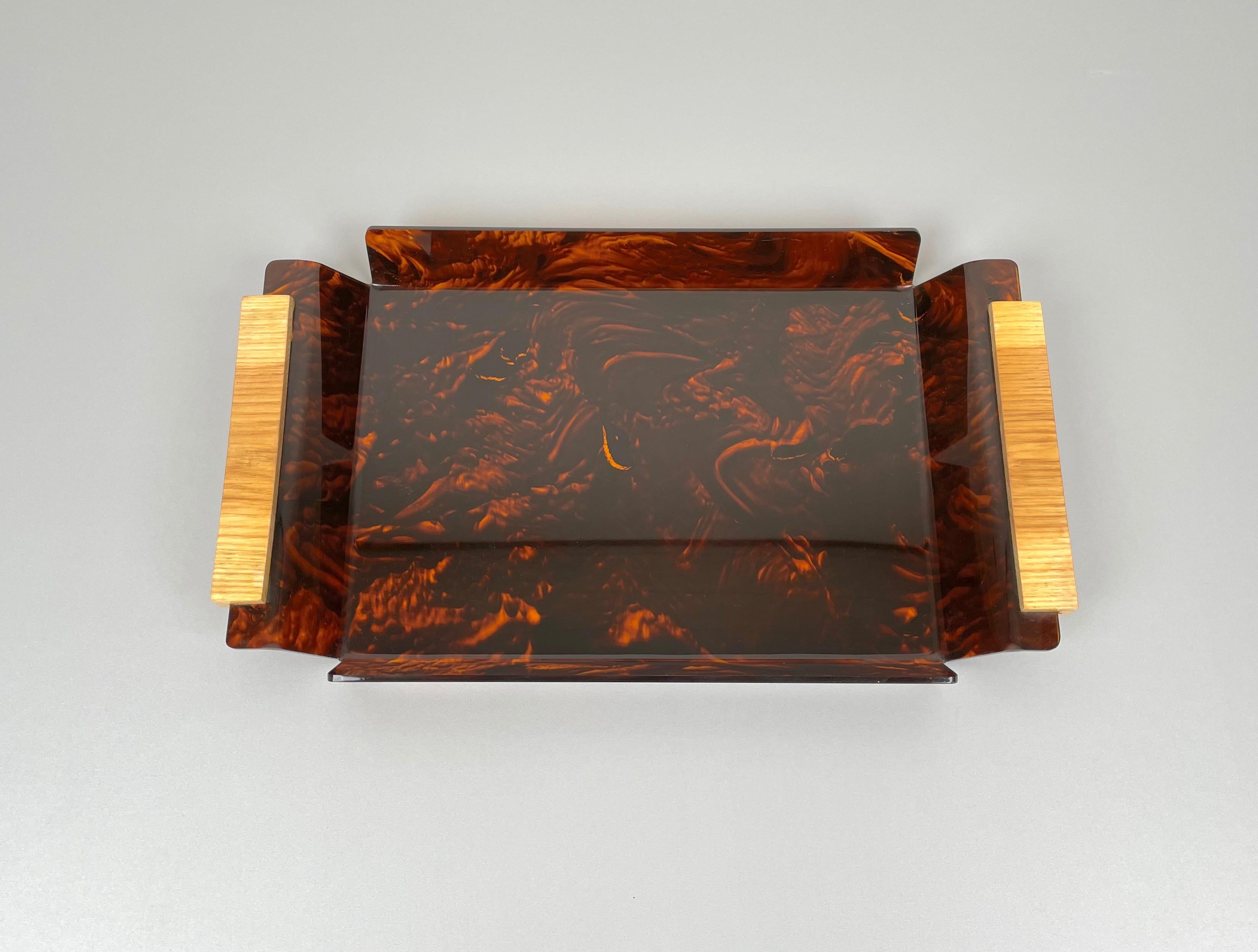 Mid-Century Modern Tortoise Shell Effect Lucite and Wood Serving Tray Centerpiece, Italy, 1970s