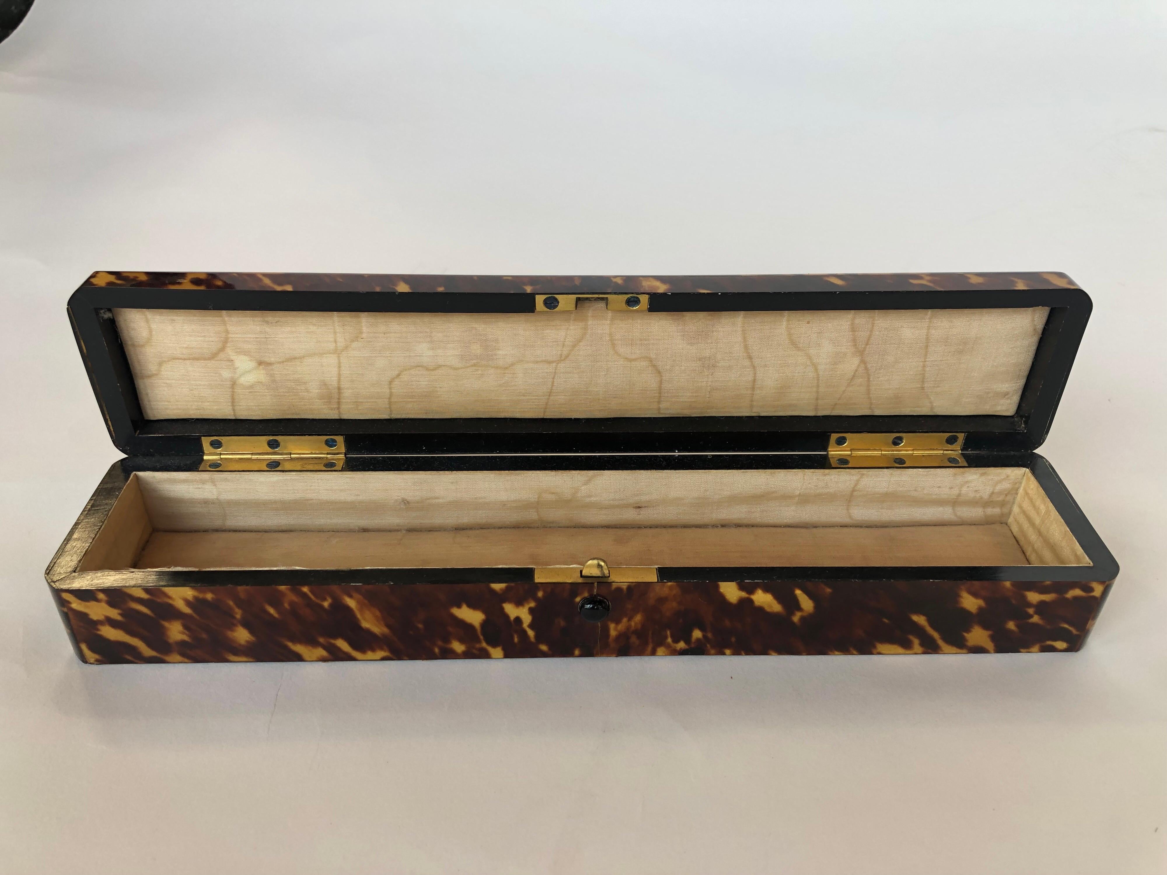 Tortoise Shell Glove Box and Basket In Good Condition For Sale In Los Angeles, CA