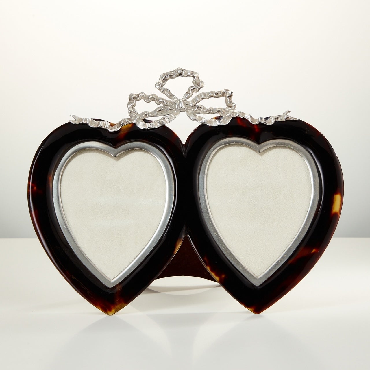 The Metropolitan Museum of Art New York Picture Frame Heart Frame  Details about   VINTAGE 