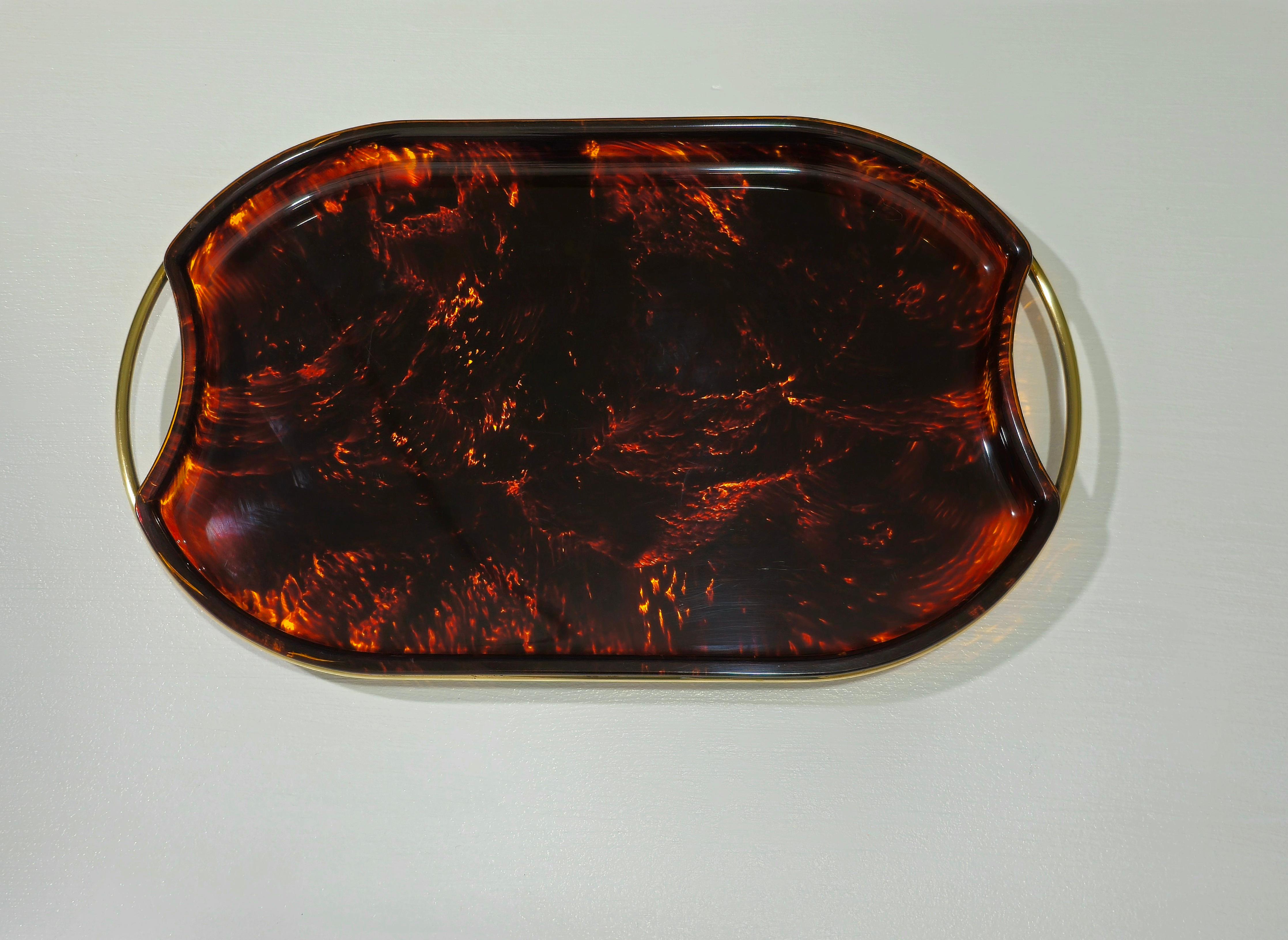 Vassoio da portata in lucite e ottone effetto tartaruga Mid-Century Modern Italy anni '70 in vendita 5
