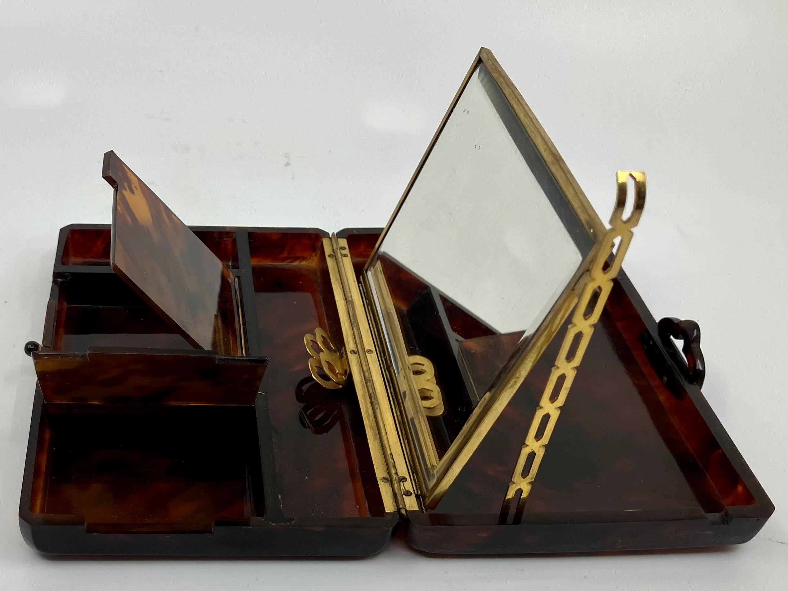 Caja Minaudiere de carey Art Decó en venta