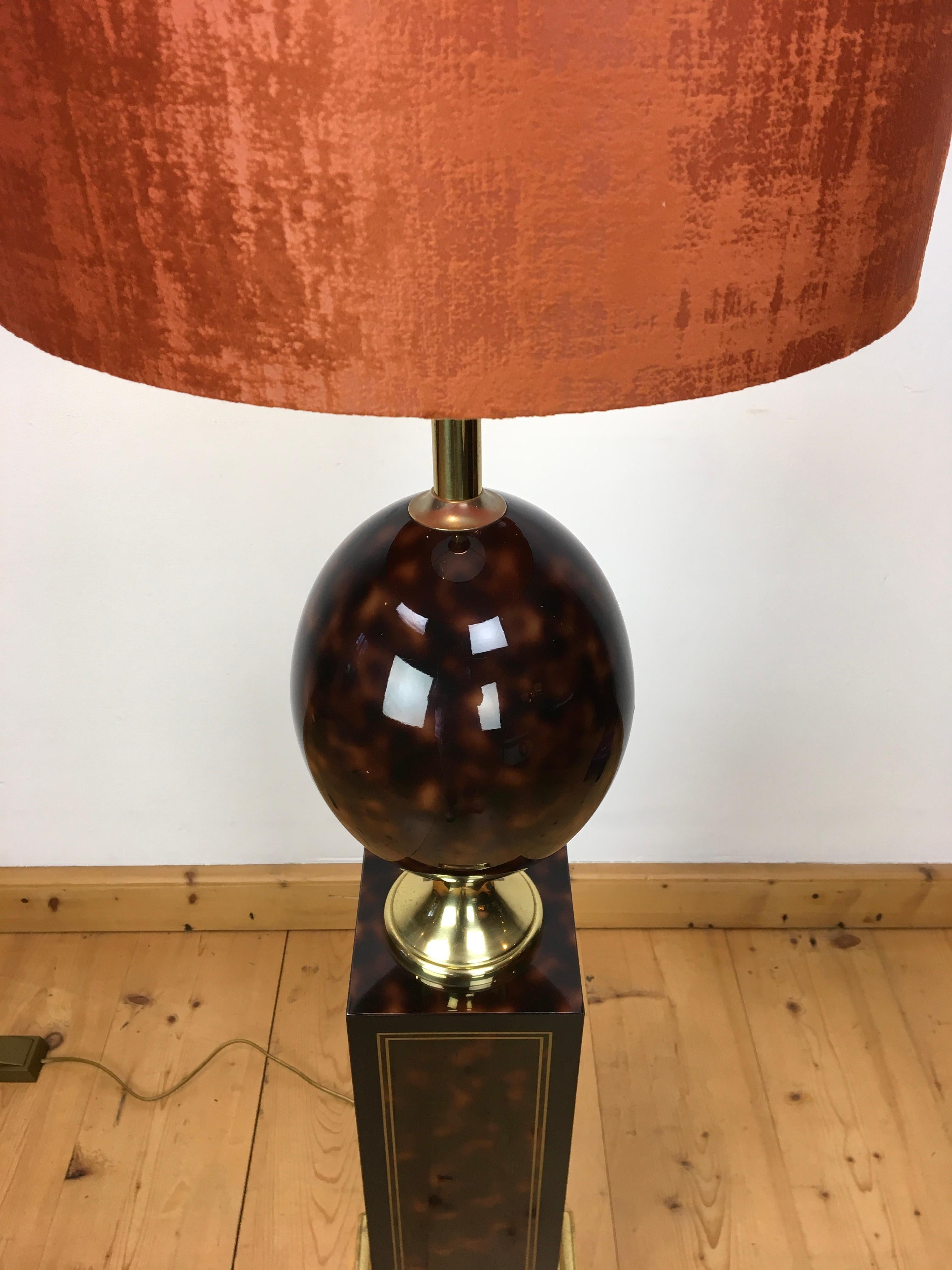 Tortoiseshell Ostrich Egg Floor Lamp Maison Le Dauphin, France In Fair Condition For Sale In Antwerp, BE
