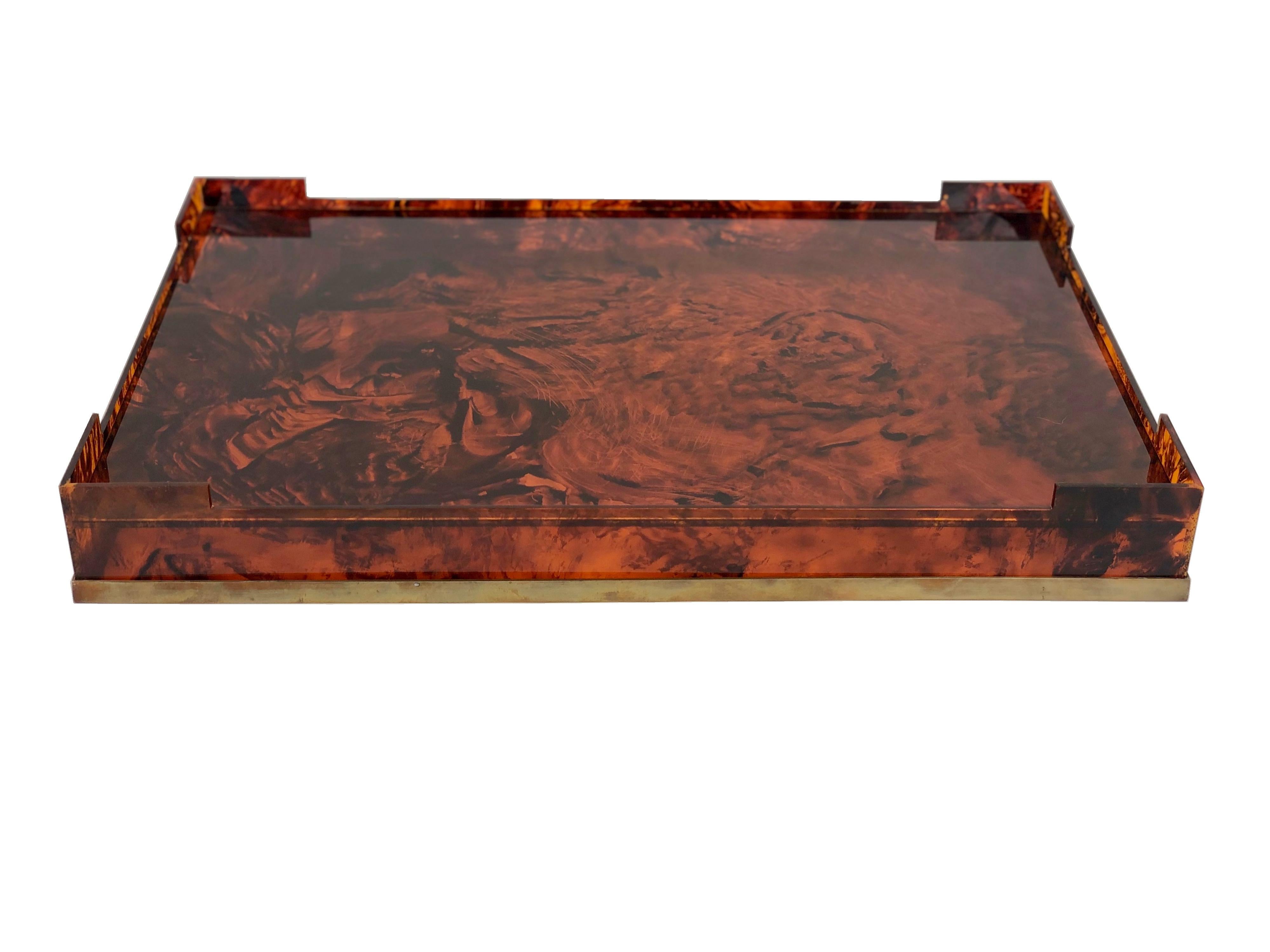Tortoiseshell Serving Tray Lucite and Brass Willy Rizzo Style, Italy, 1970s In Good Condition In Rome, IT