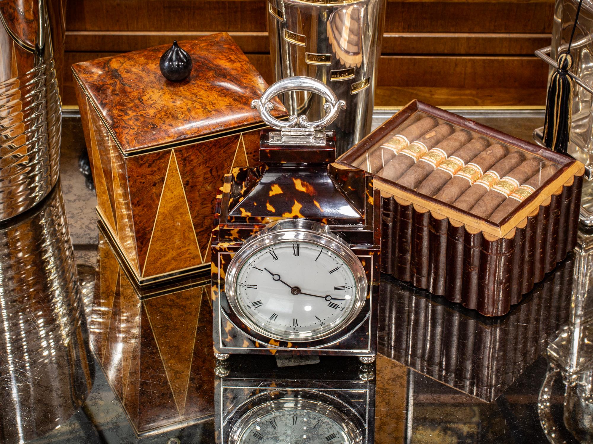 Orologio in tartaruga e argento Douglas Clock Co. in vendita 7