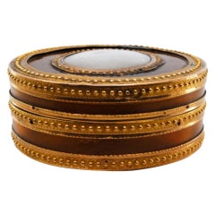 Tortoiseshell toiletry box with gold structure, love symbol on the removable lid