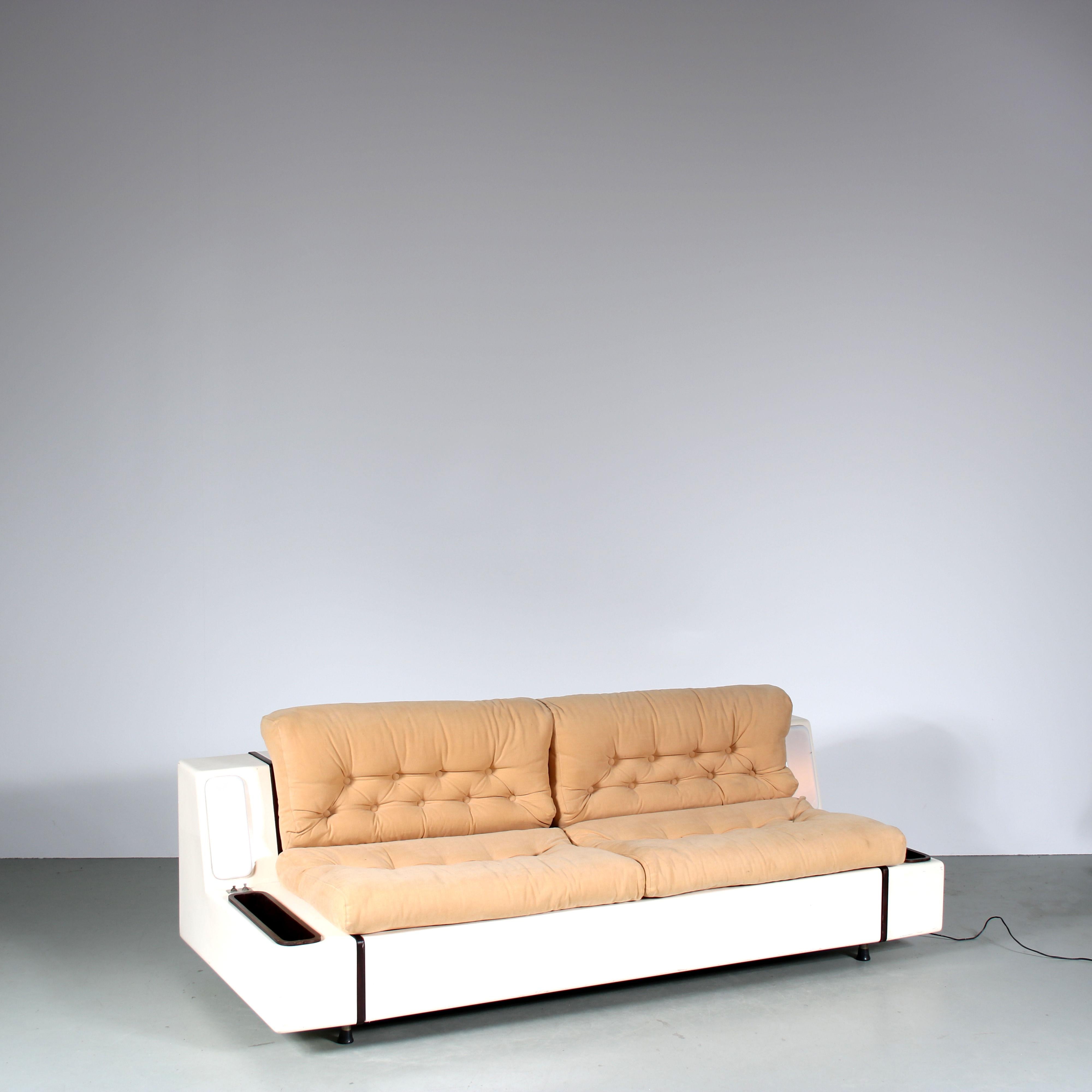 “Tortuga” Sleeping Sofa by Beka, Italy, 1960 In Good Condition In Amsterdam, NL