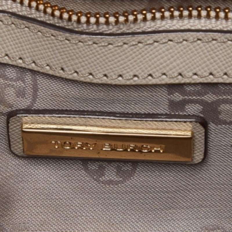 Tory Burch Borsa a tracolla con patta in pelle beige in vendita 3