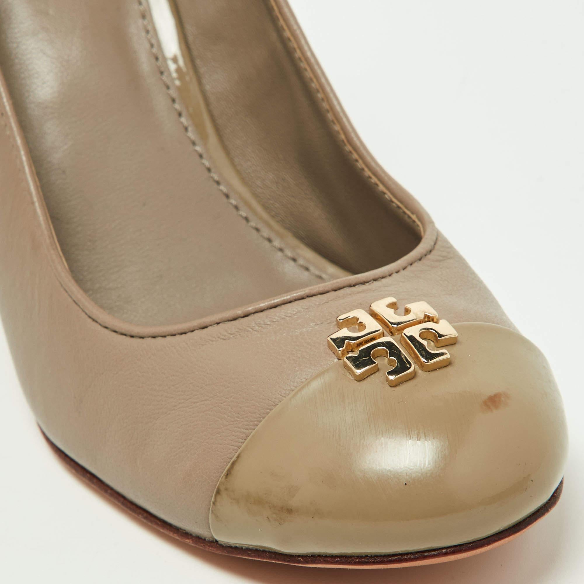 Tory Burch Beige Patent and Leather Wedge Pumps Size 39.5 For Sale 3